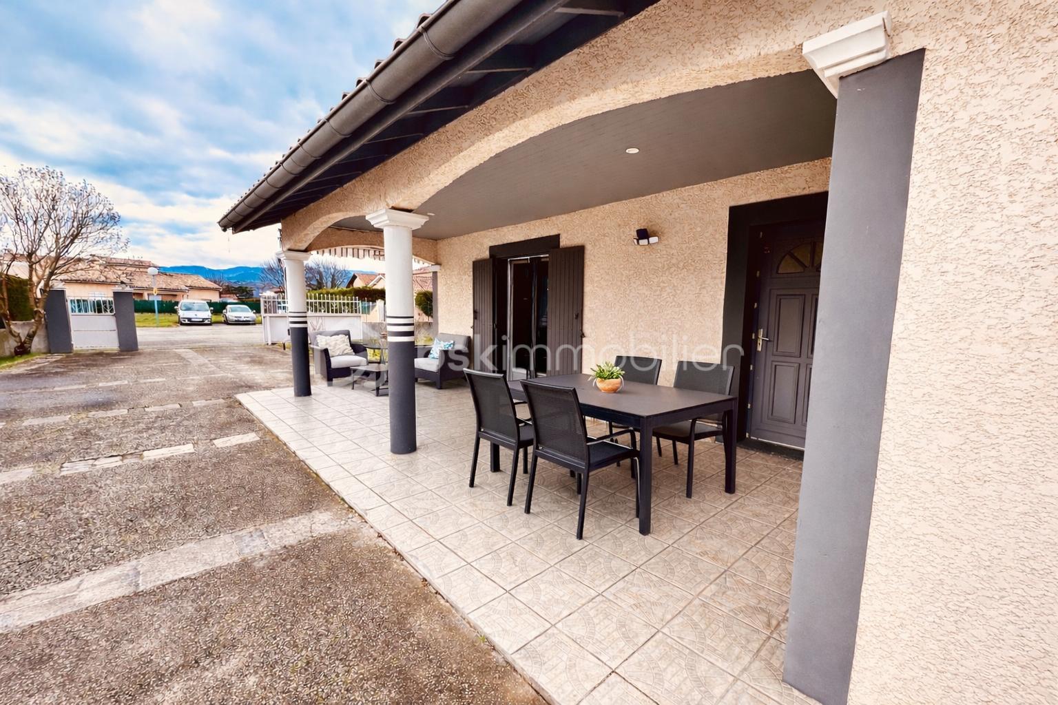 Maison traditionnelle de 140 m² - 06ED9266-788B-4D5D-92E7-489633E09A3B.png