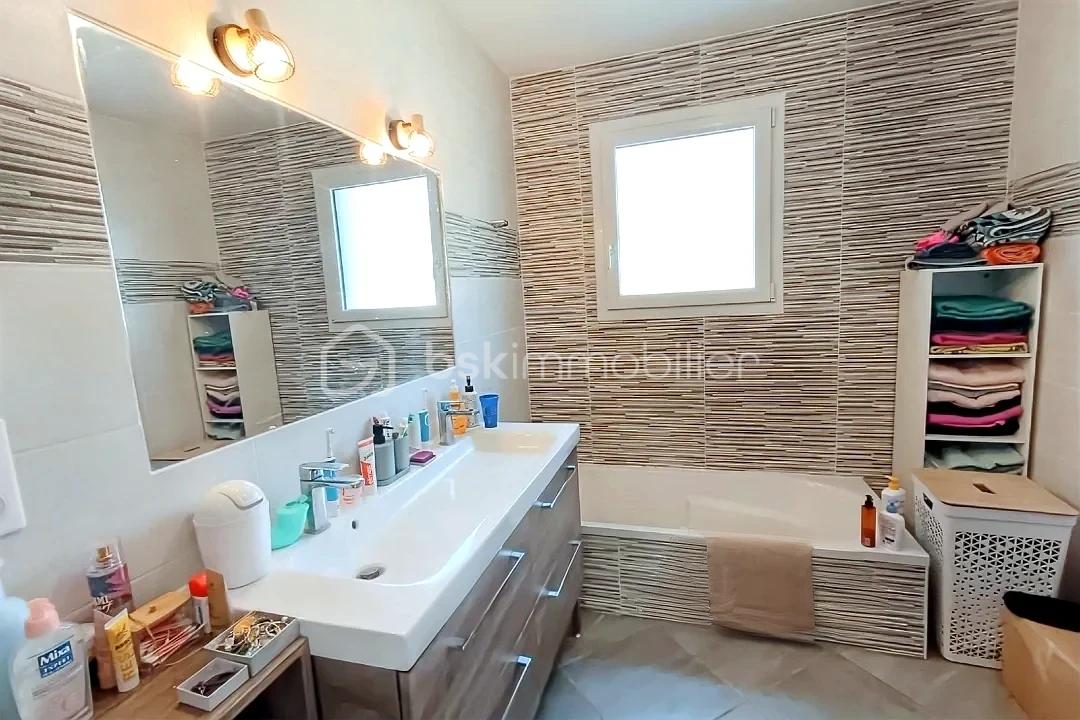 Maison de 130 m² - hoqi-92a22054dd2341af9d466c6860754ea1.jpg