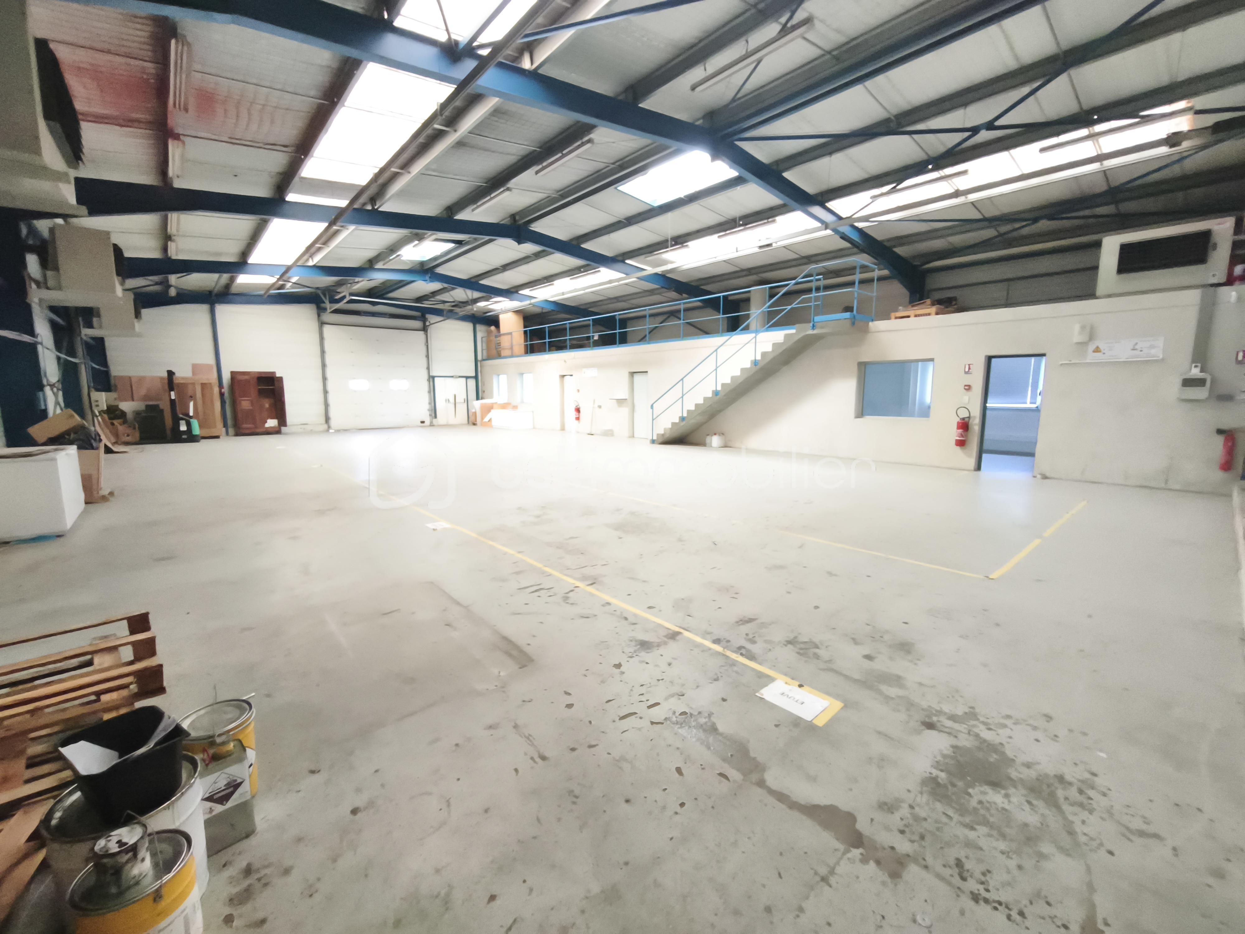 Local commercial de 490 m² - 1000024392.jpg