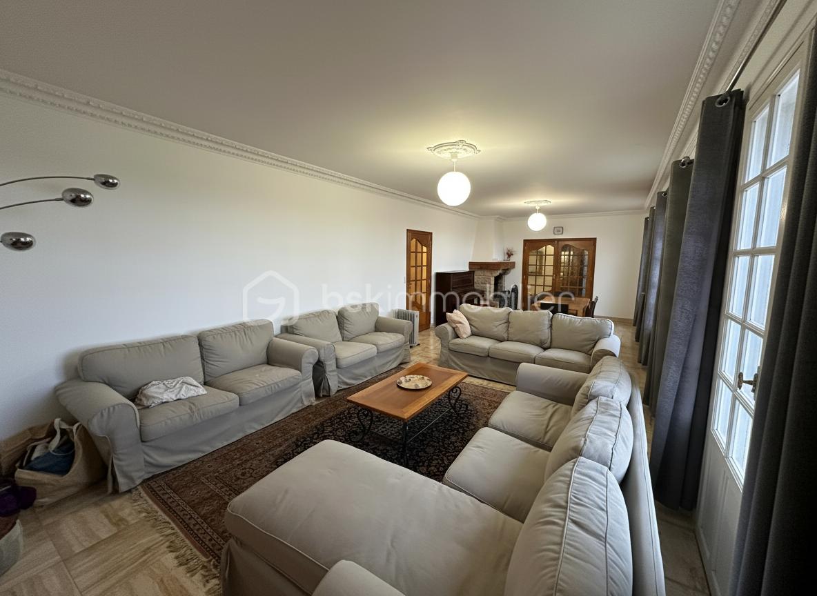 Maison de 208 m² - generated_2025-12-23T20_29_05.840.jpg