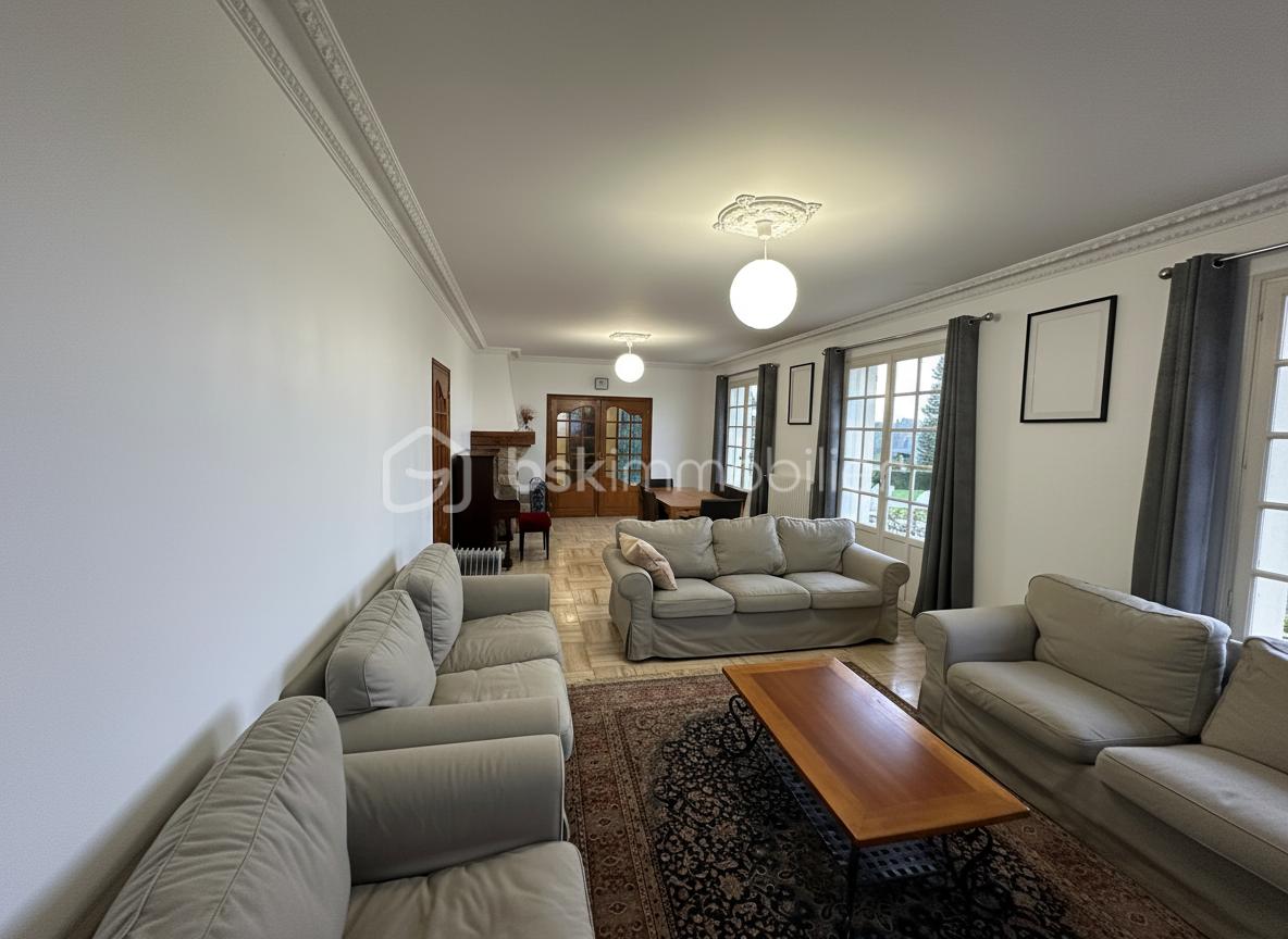 Maison de 208 m² - generated_2025-12-18T21_32_42.932.jpg