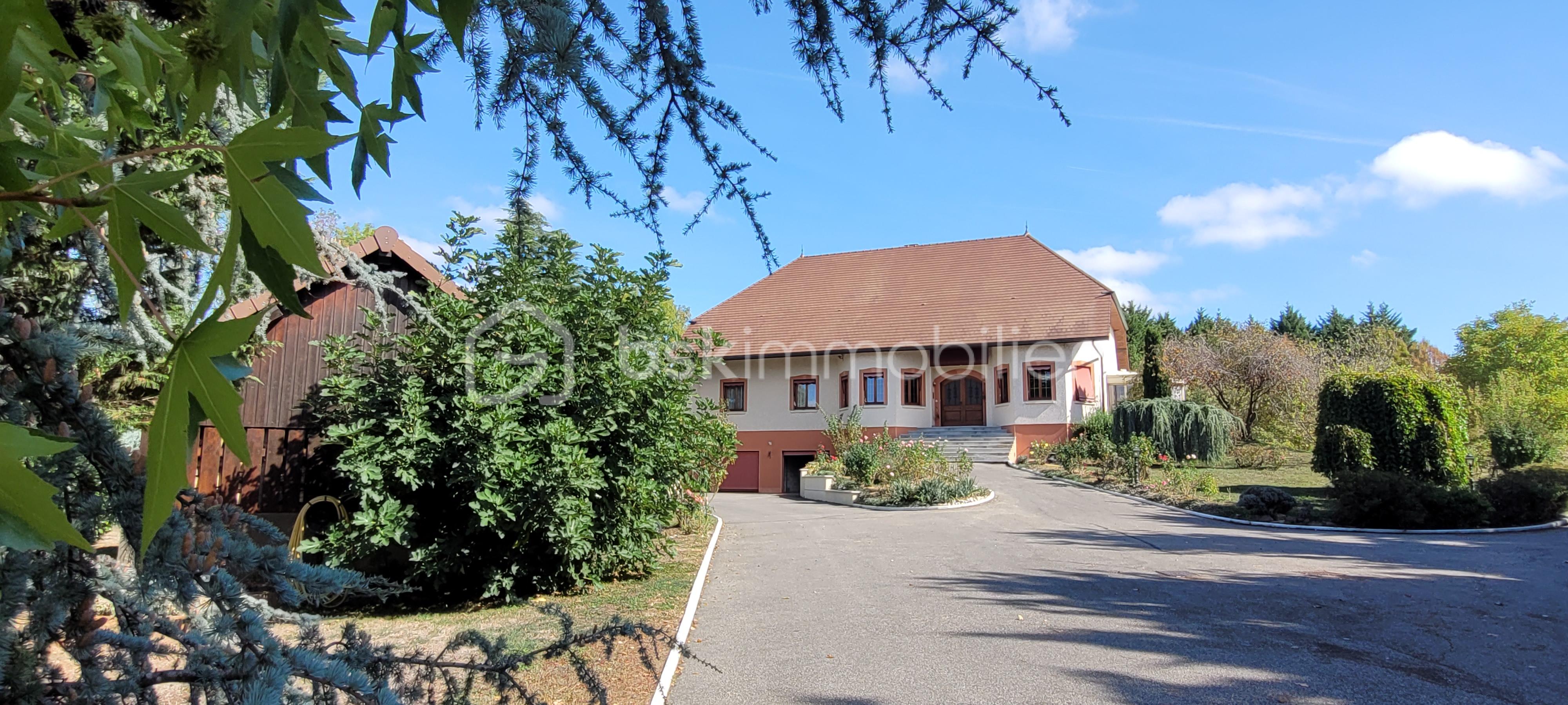 Maison 6 pièces 220 m² · à Asnans-Beauvoisin · 220 m² · 680 000 €