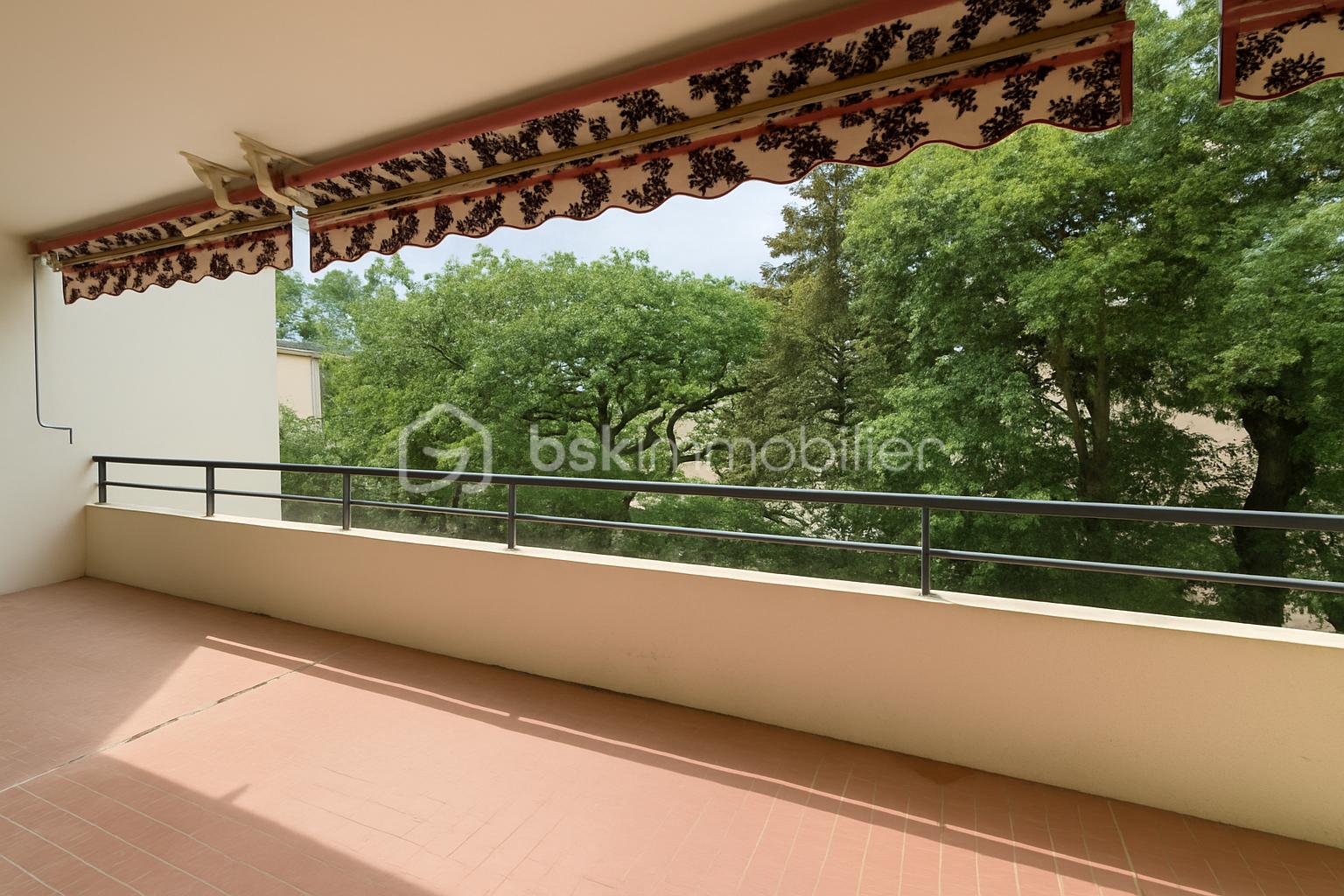 Appartement de 75,70 m² - terrasse 2 pub.png