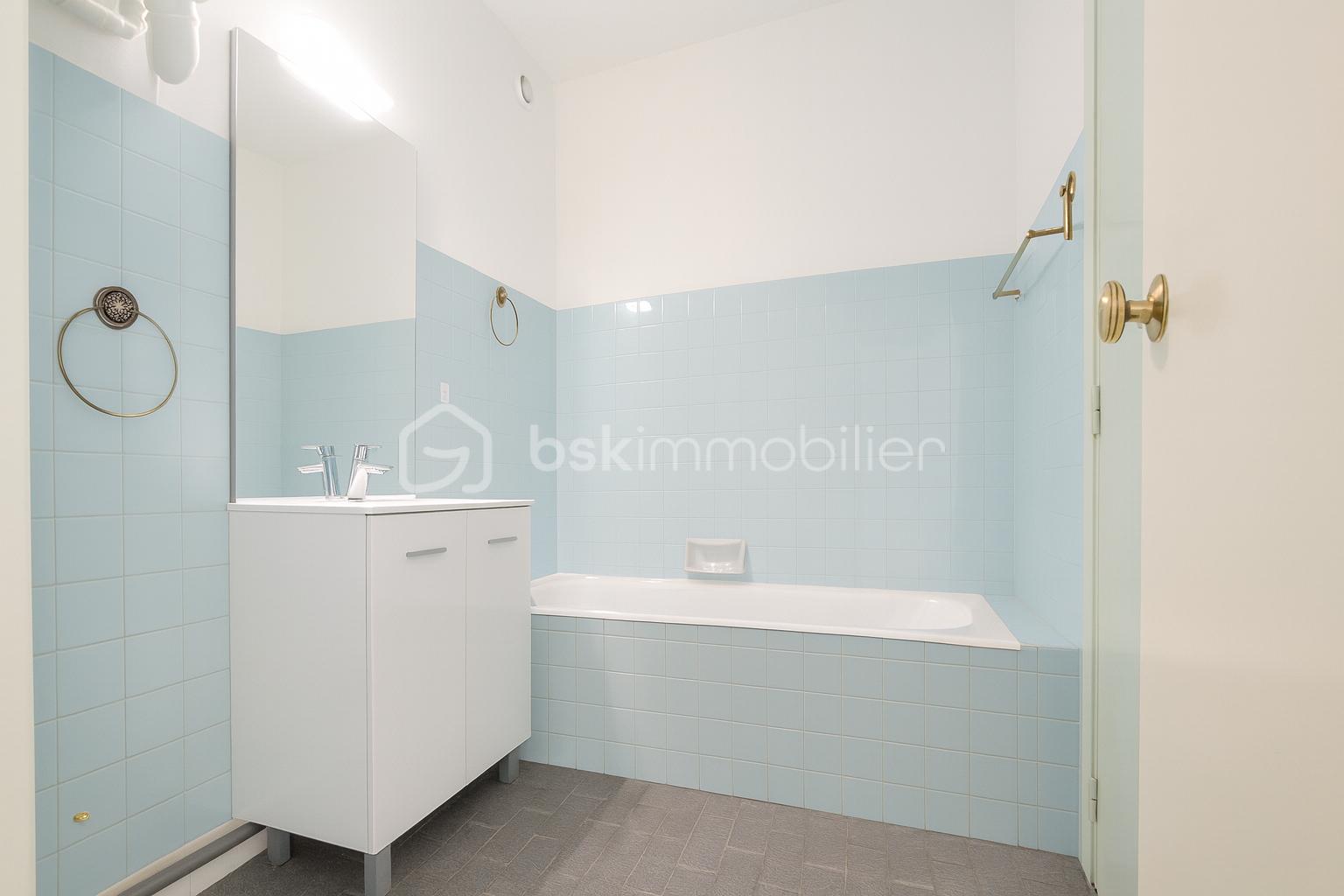 Appartement de 75,70 m² - salle de bain , 15_01_40.png