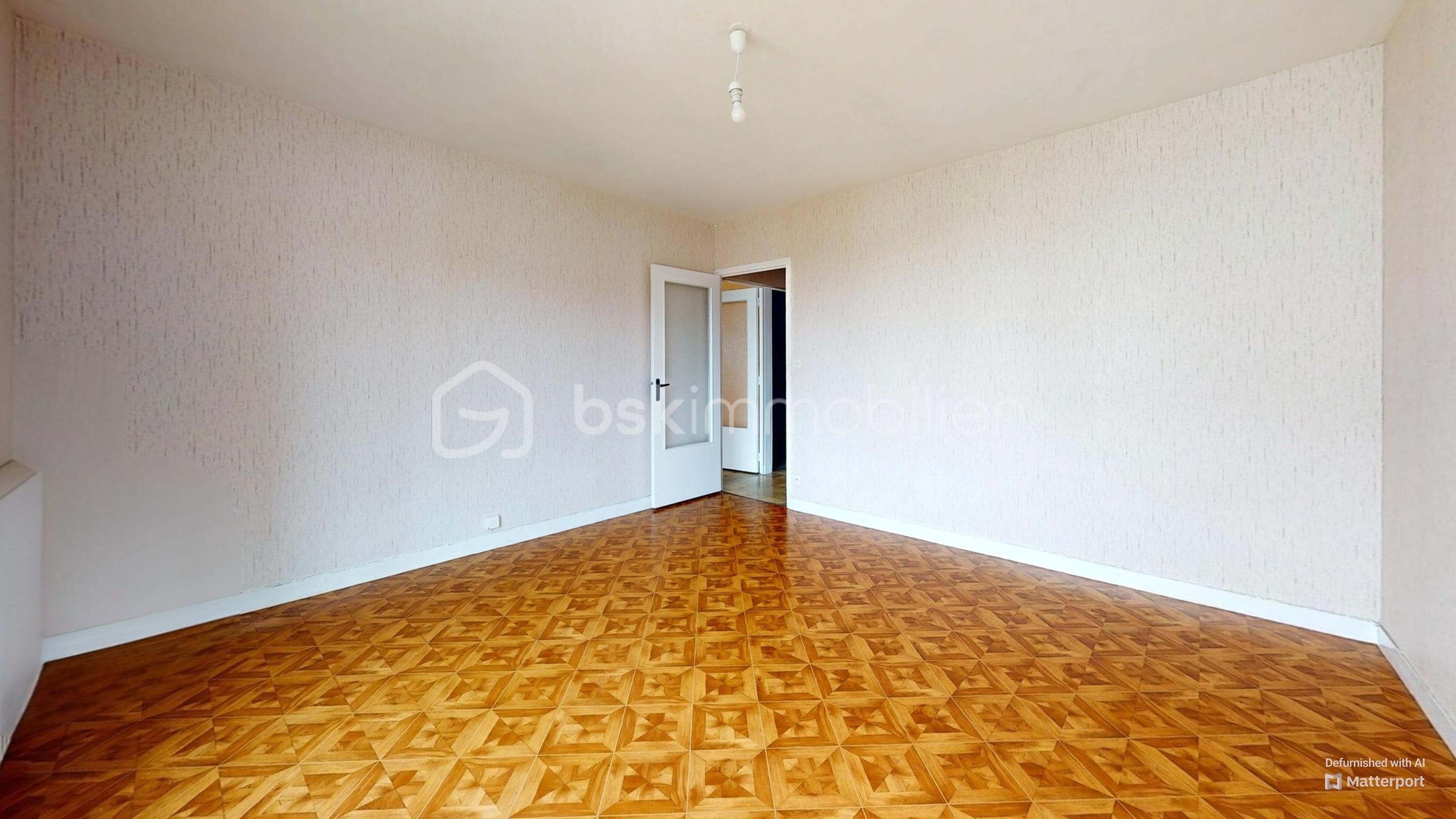 Appartement de 73 m² - Appt-Gien-Living-Room-Defurnished 1.jpg