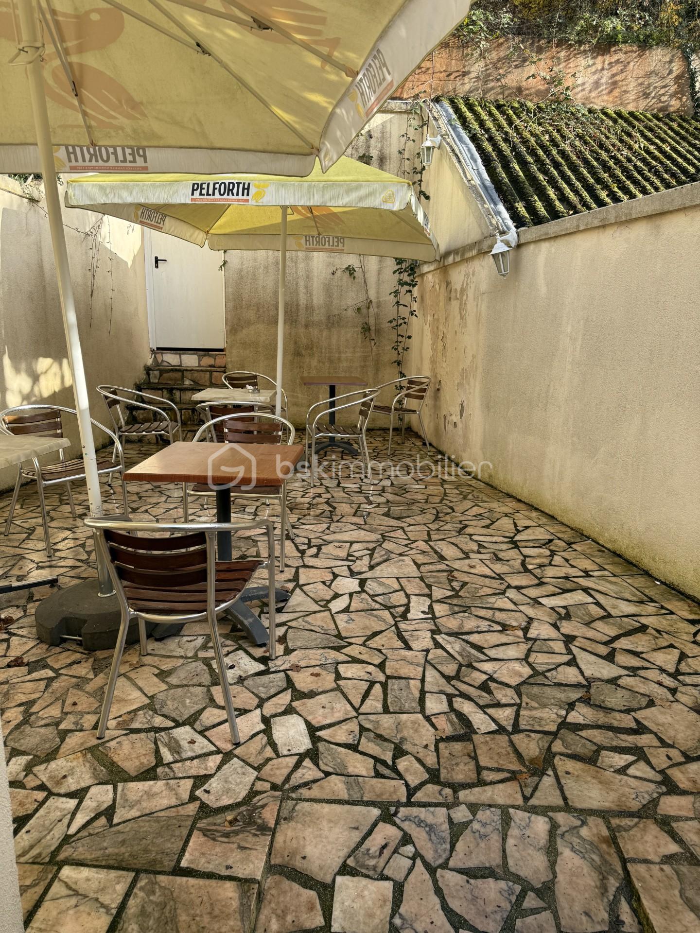 Local commercial de 160 m² - buc13.jpg