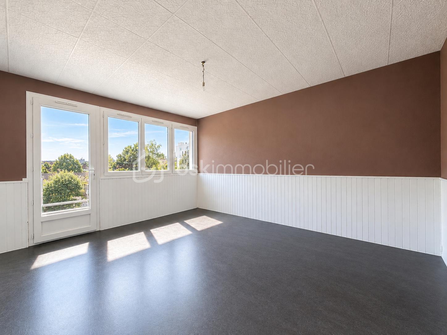 Appartement 3 pièces 57 m² · à Noyon · 57 m² · 52 000 €