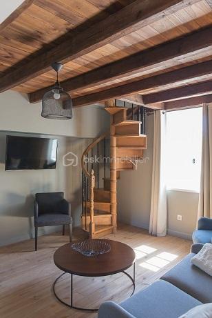 andromaque_salon_escalier_paint.jpg