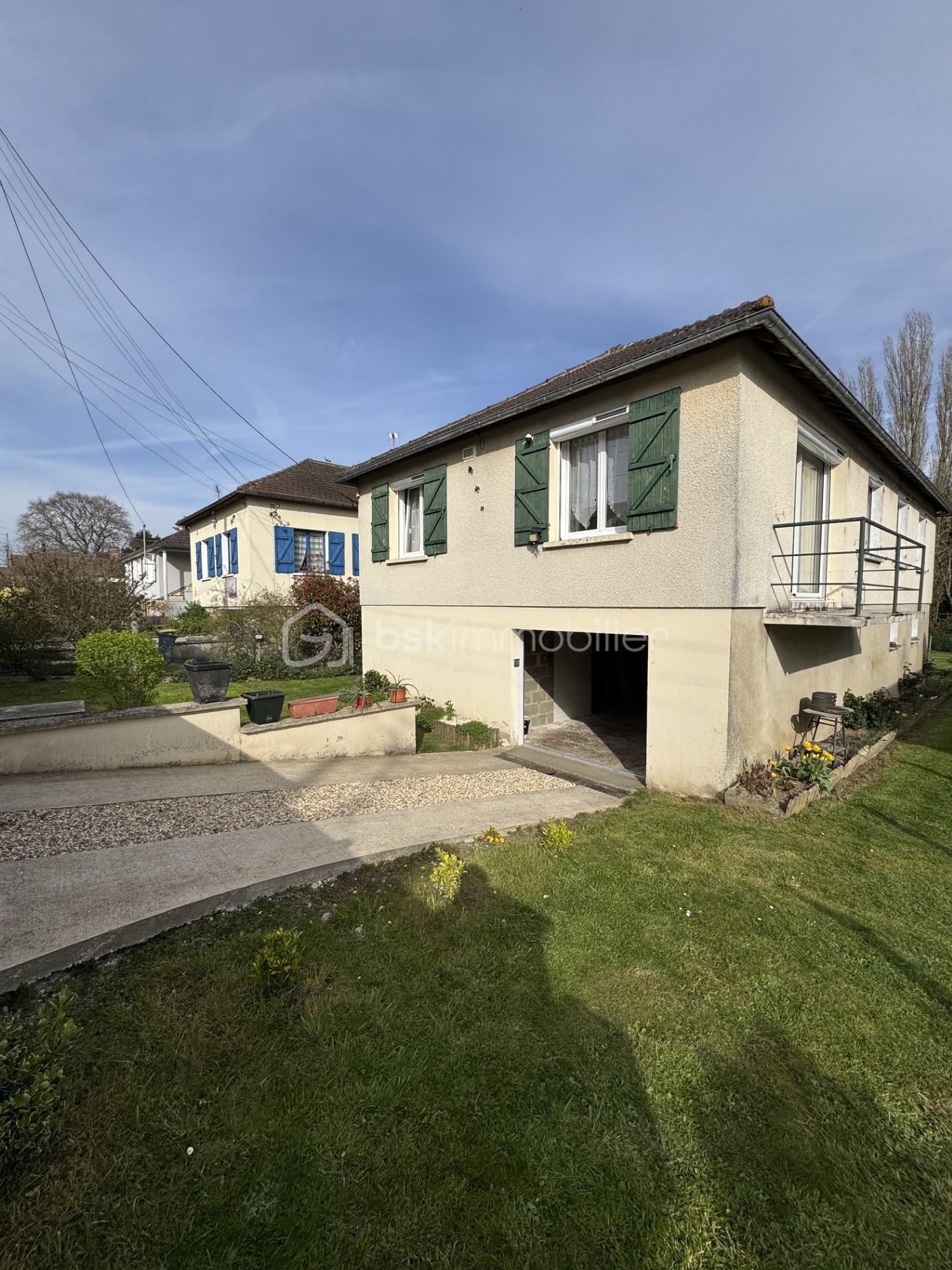 Maison 5 pièces 90 m² · à Fresneaux-Montchevreuil · 89,9 m² · 244 000 €