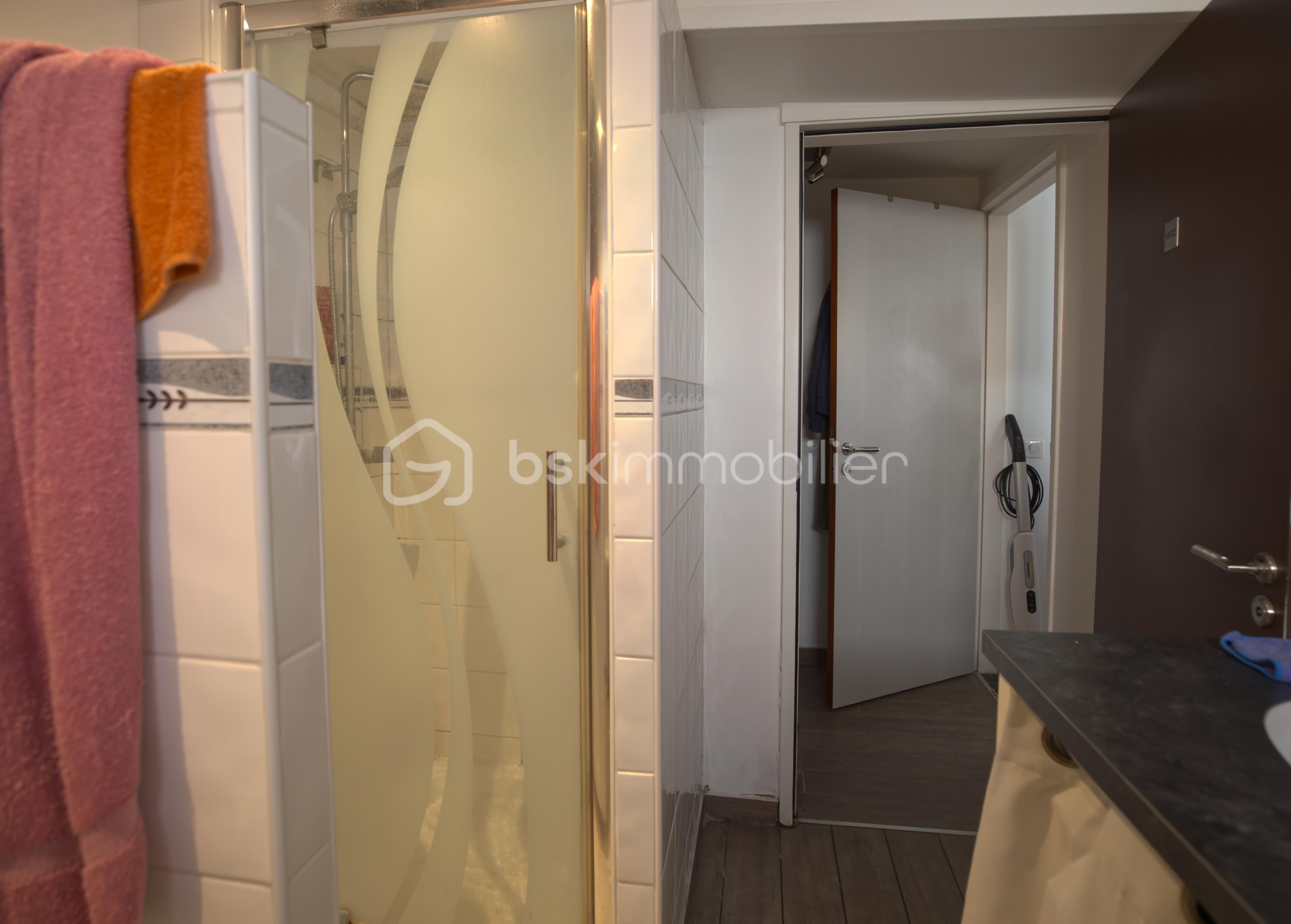 Maison ancienne de 130 m² - salle de bain2v2.jpg