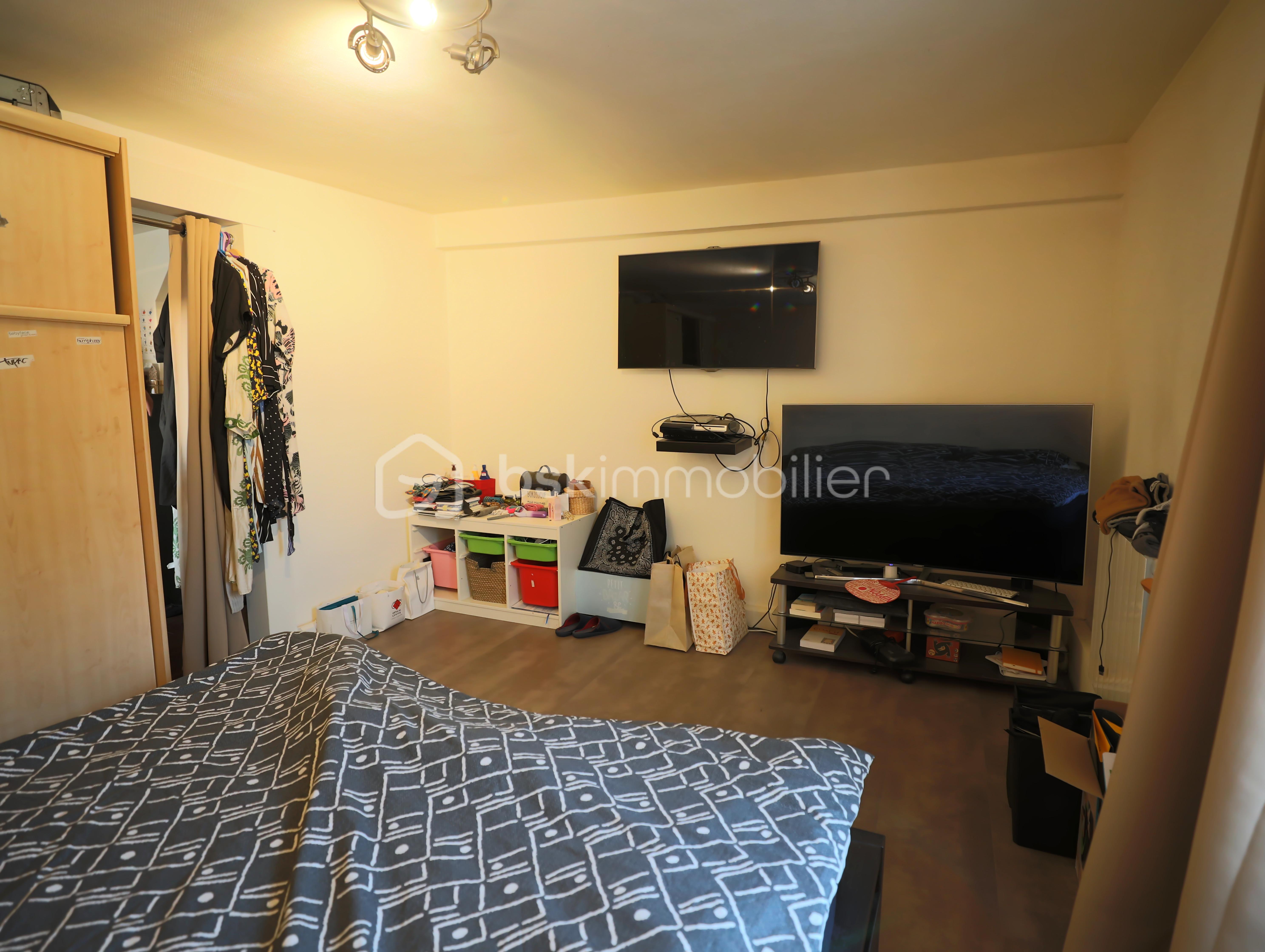 Maison ancienne de 130 m² - chambre2.jpg