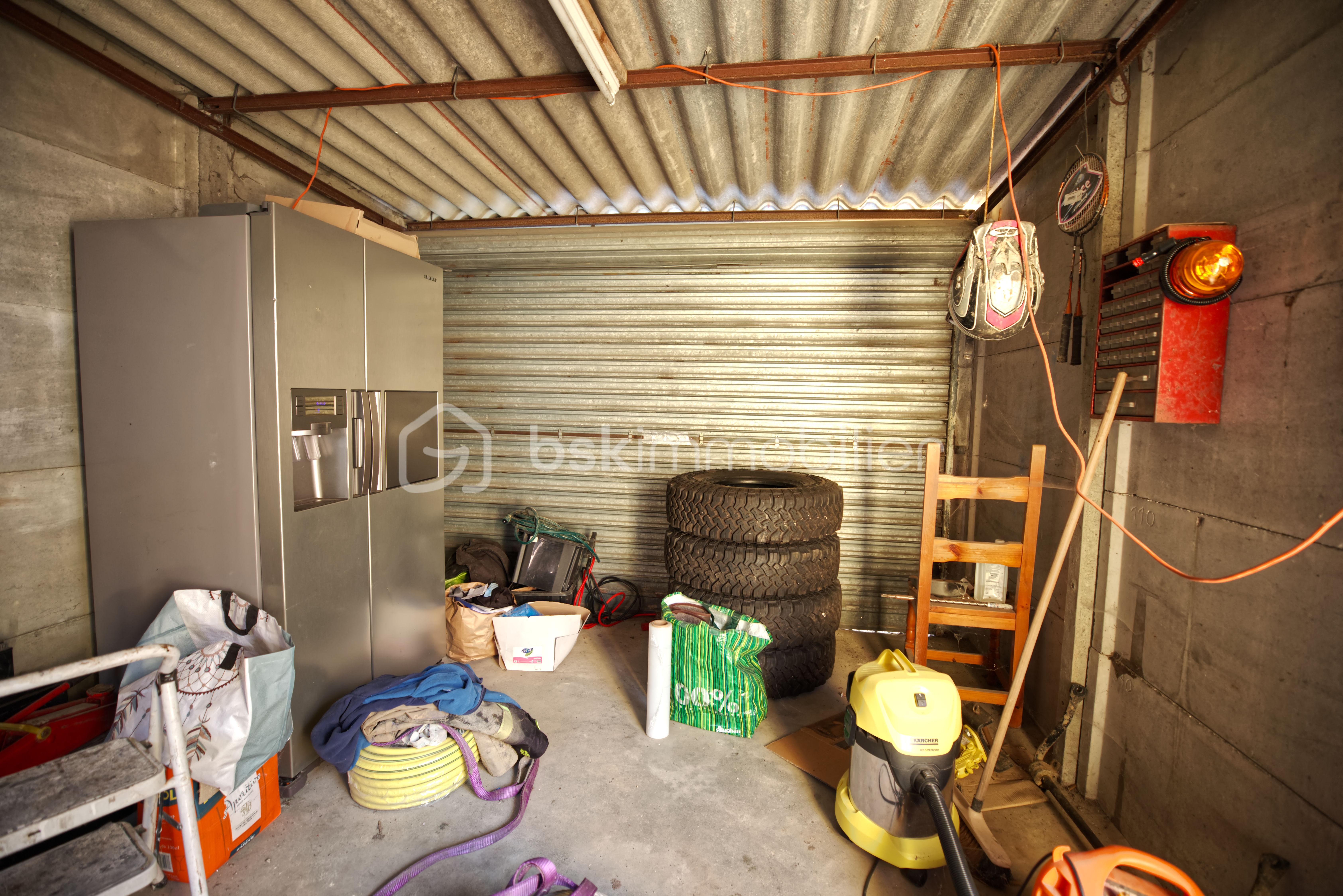 Maison ancienne de 130 m² - garage2.jpg