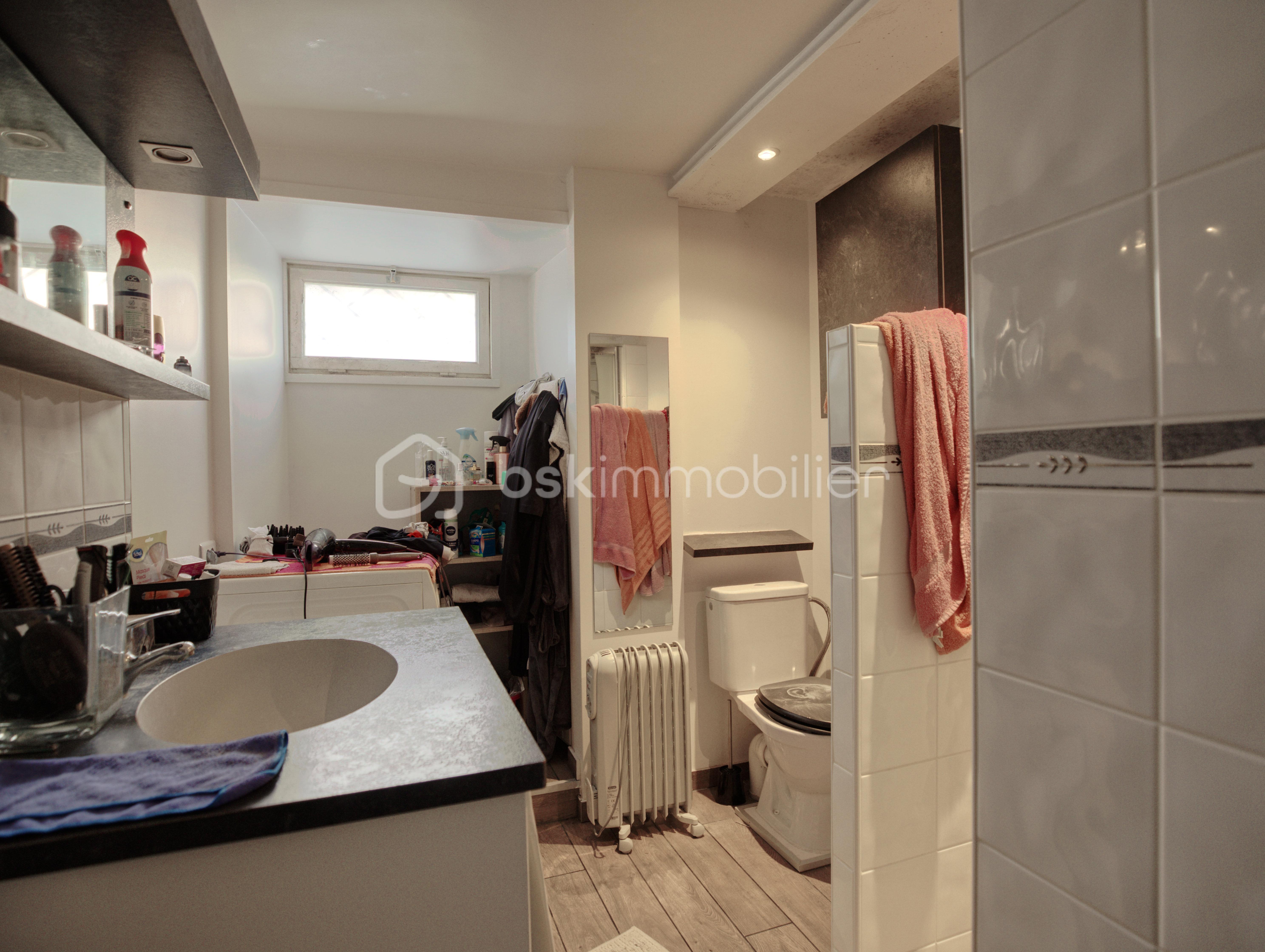 Maison ancienne de 130 m² - salle de bain1.jpg