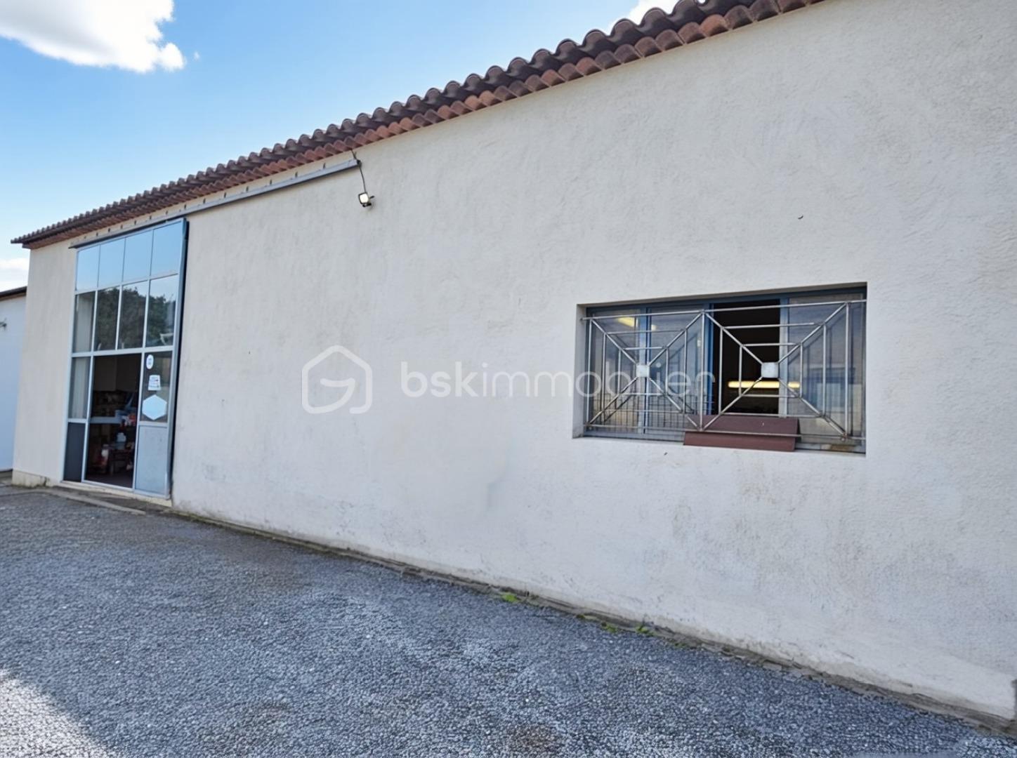 Local commercial de 96 m² - 683e5b0dba57f3a-1.jpg
