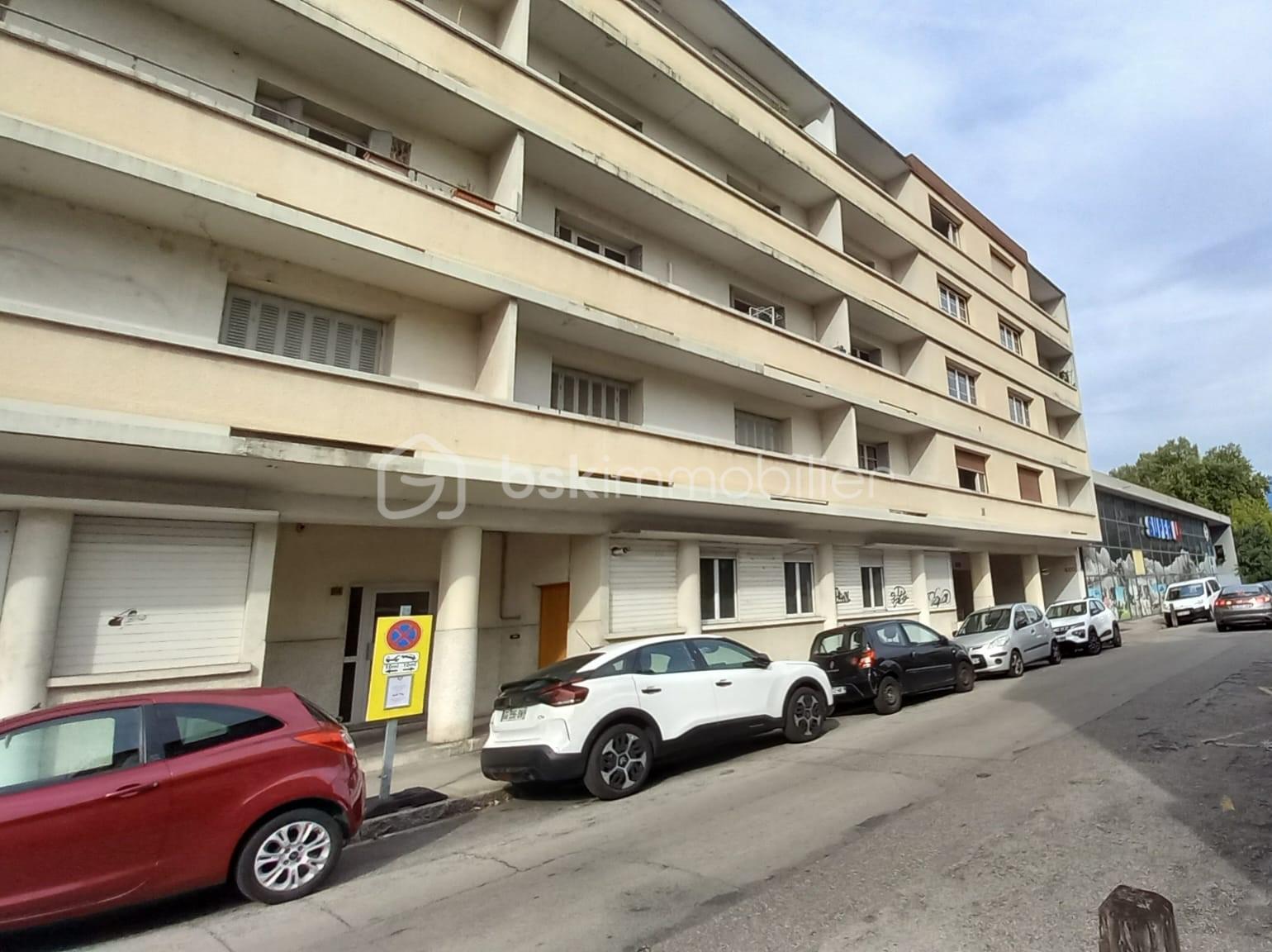 Appartement de 59 m² - Appartement Grenoble Vaillant Immeuble.jpg