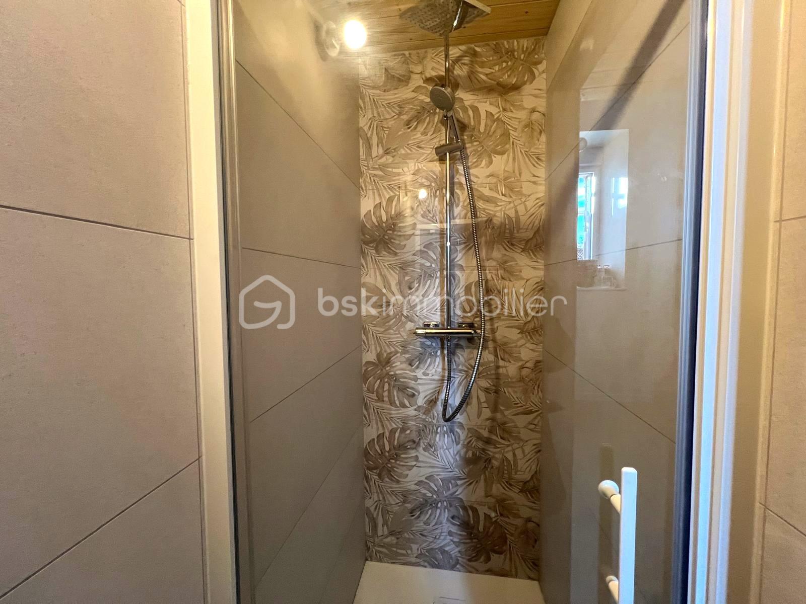 Maison de 94,25 m² - DOUCHE ETAGE.jpg