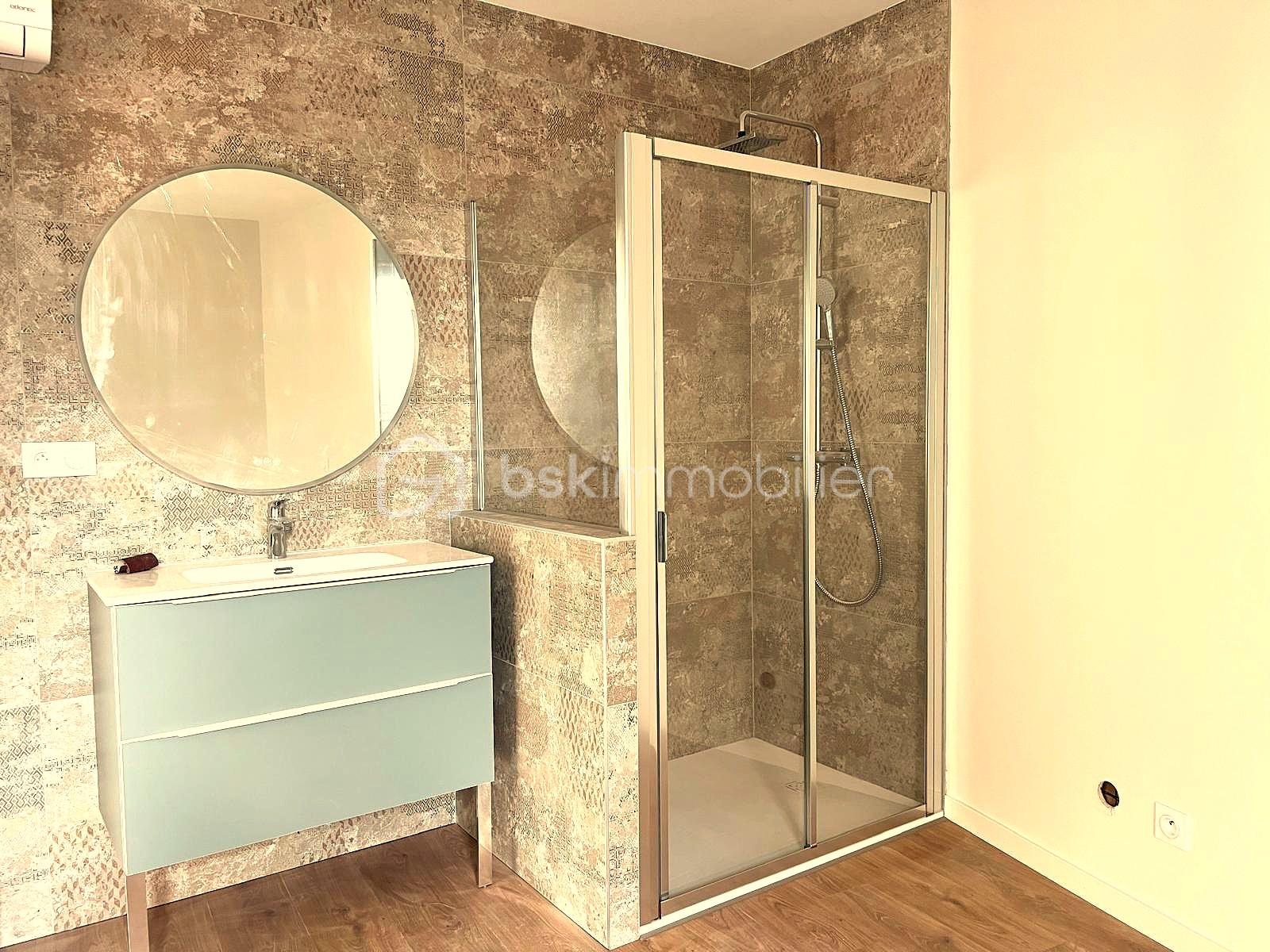 Maison de 94,25 m² - SDE CHAMBRE BAS 2.jpg