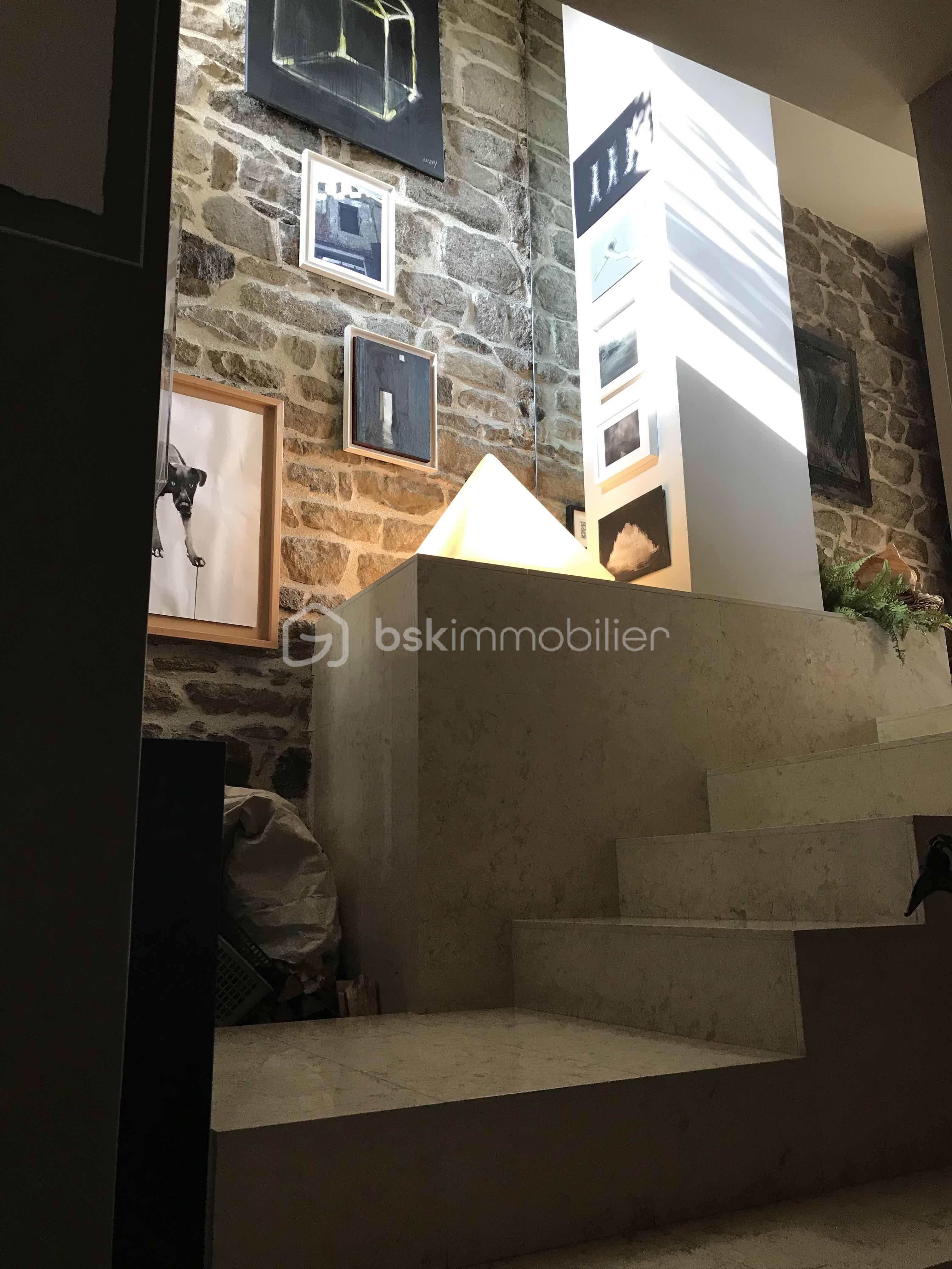Immeuble mixte de 318 m² - pyramide.jpg
