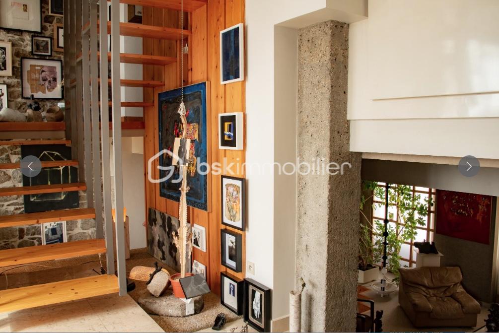 Immeuble mixte de 318 m² - doublon escalier.jpeg
