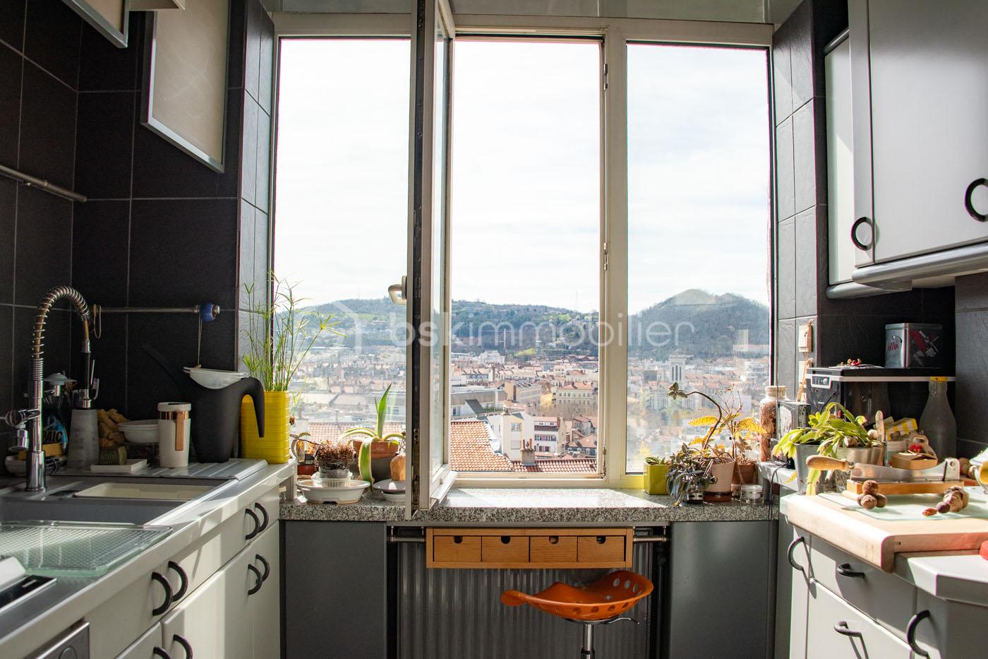 Immeuble mixte de 318 m² - 9 Loft panoramique réhabilité par un architecte à Saint-Etienne  (4).jpg