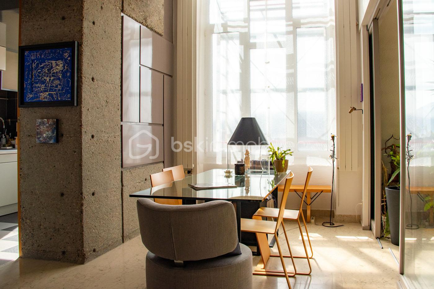 Immeuble mixte de 318 m² - 1 Loft panoramique réhabilité par un architecte à Saint-Etienne  (3).jpg