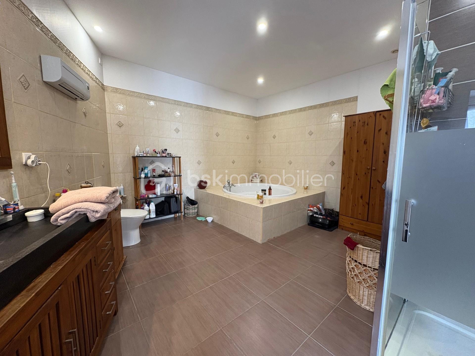 Maison traditionnelle de 245 m² - thumbnail_IMG_0604.jpg