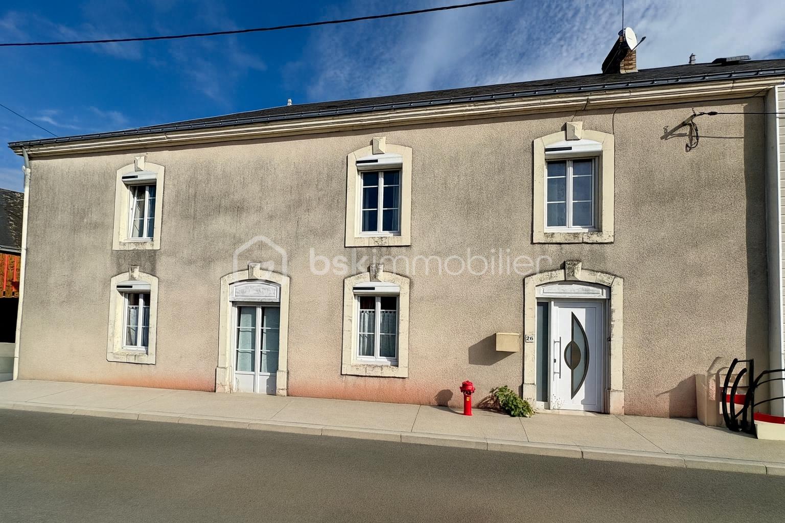 Maison traditionnelle de 245 m² - façadeIAtrangé2010.png
