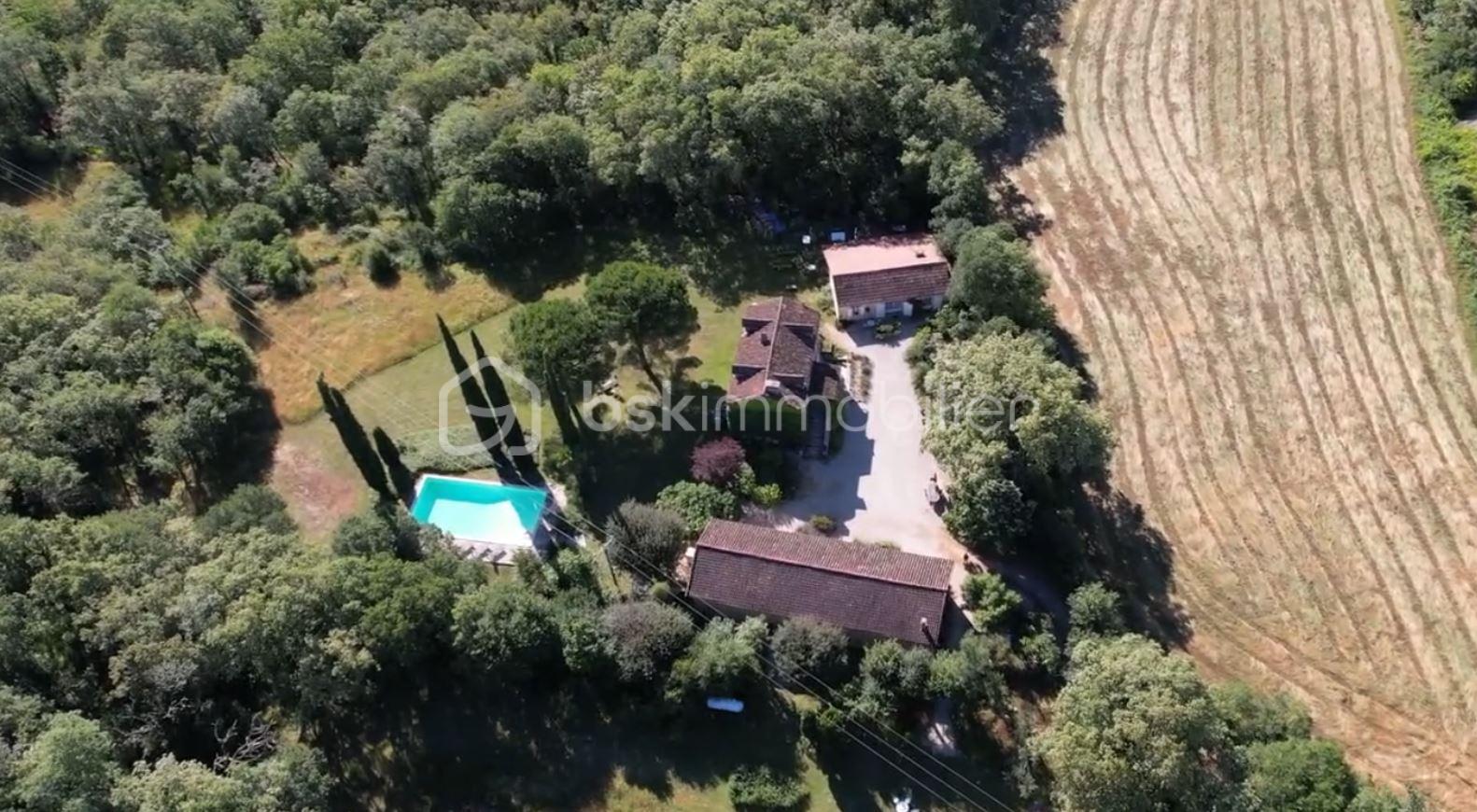 Corps de ferme de 474 m² - drone aa.JPG