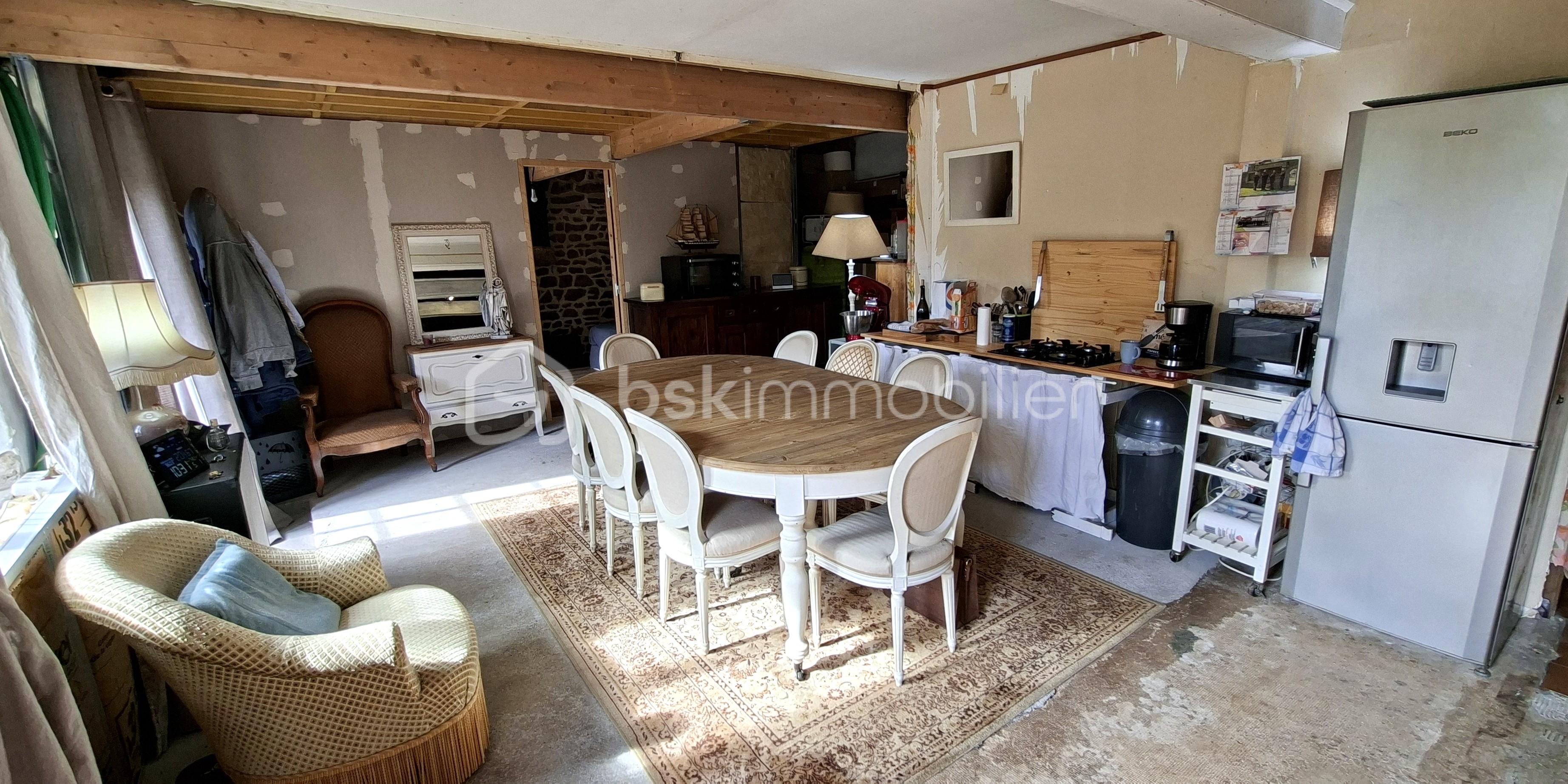Maison longere de 90 m² - PINAY séjour vers chambre .jpg