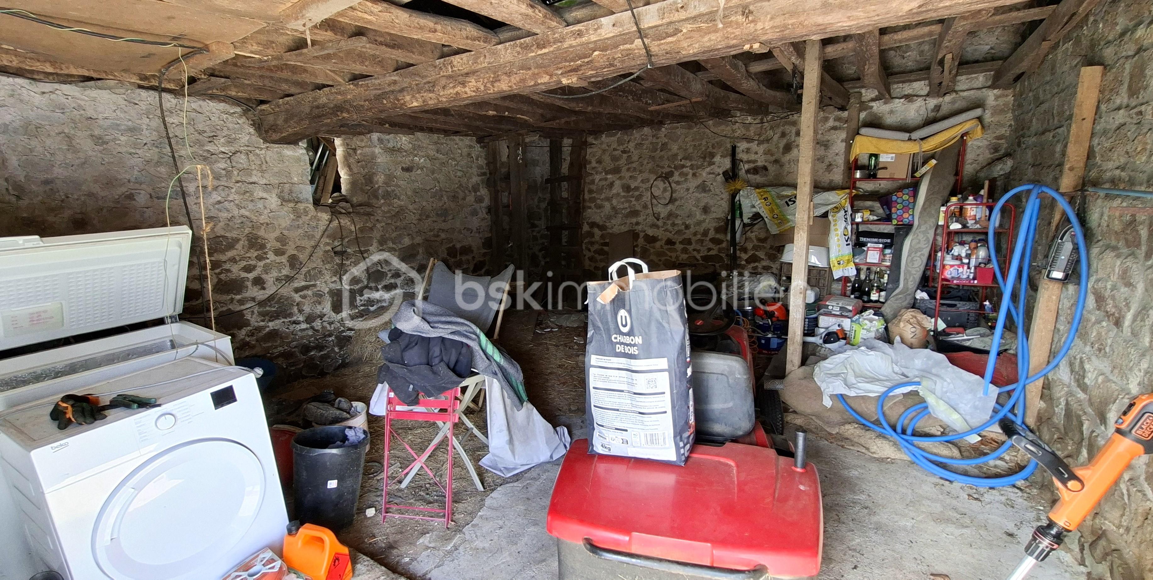 Maison longere de 90 m² - PINAY cave attenante 1.jpg