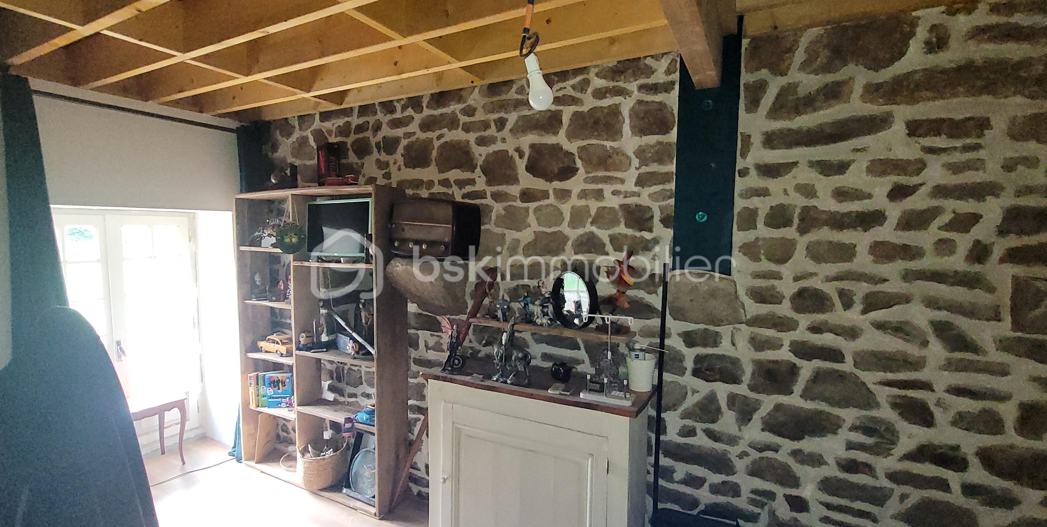Maison longere de 100 m² - pinay chambre 1.jpg