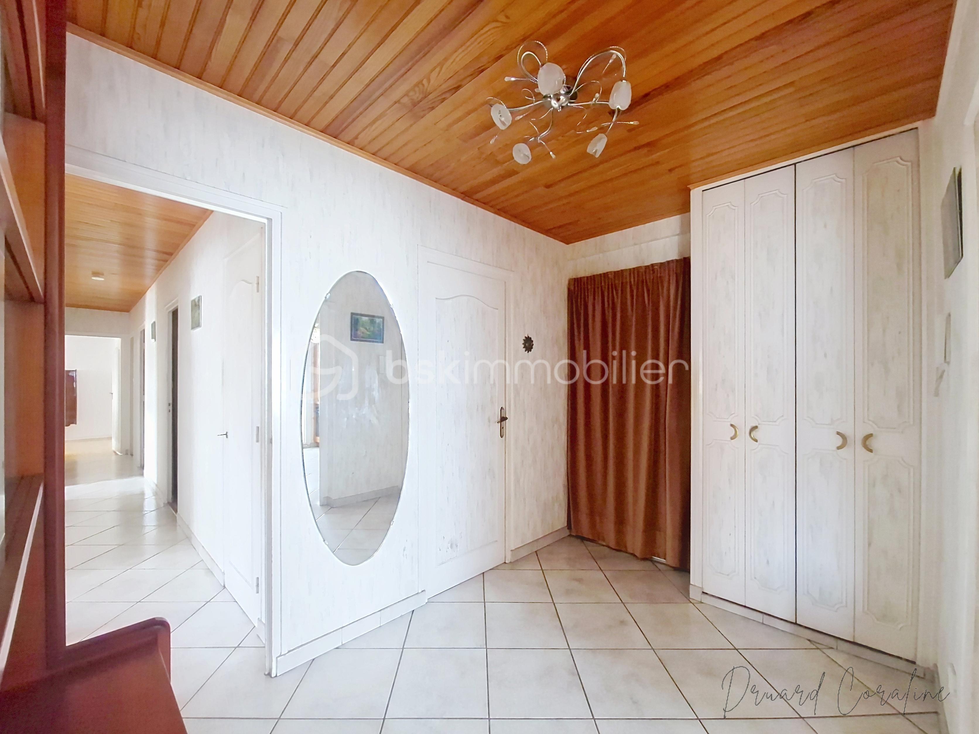 Appartement de 103,54 m² - vayr_00008.jpg