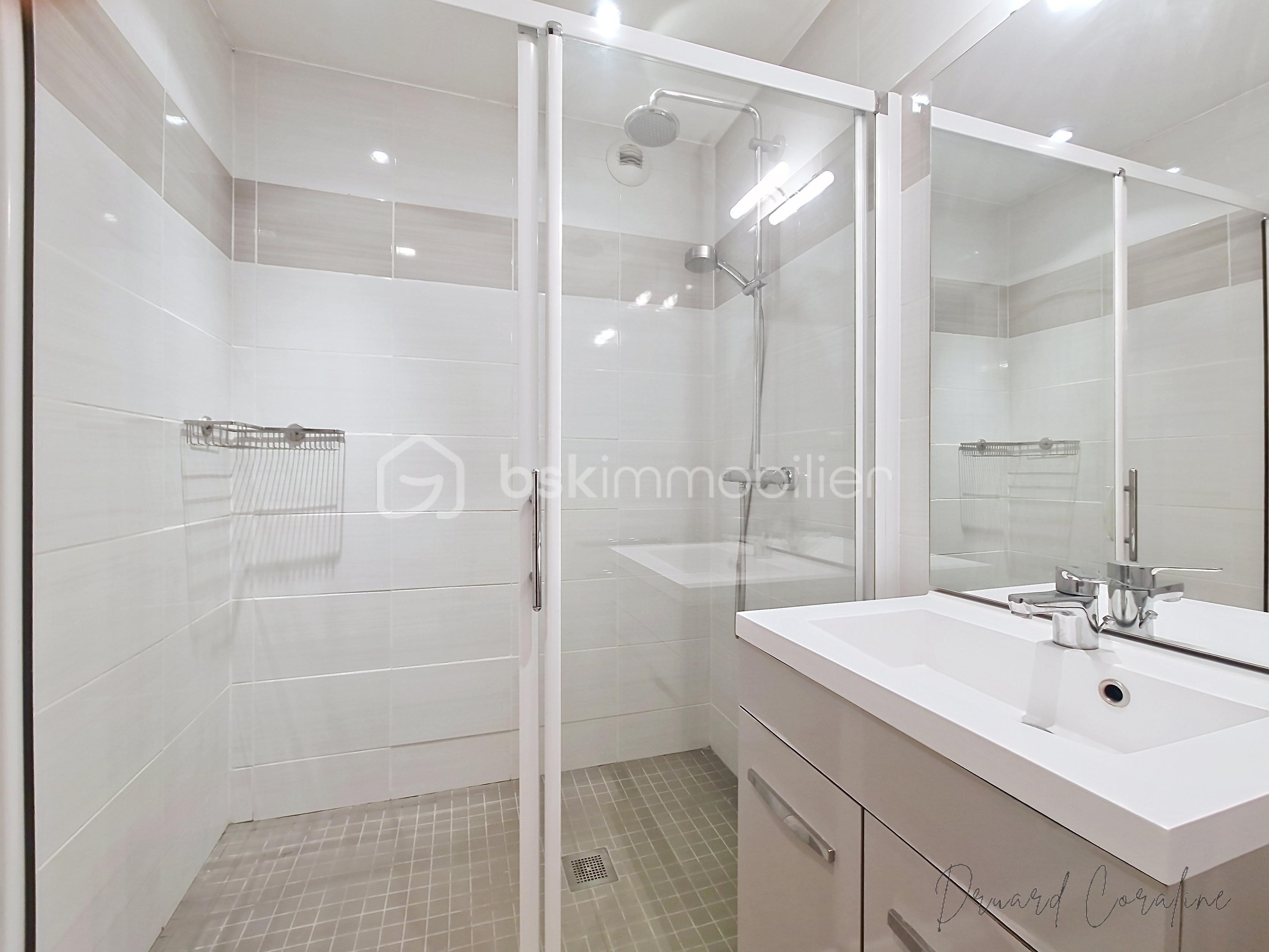 Appartement de 103,54 m² - vayr_00005.jpg