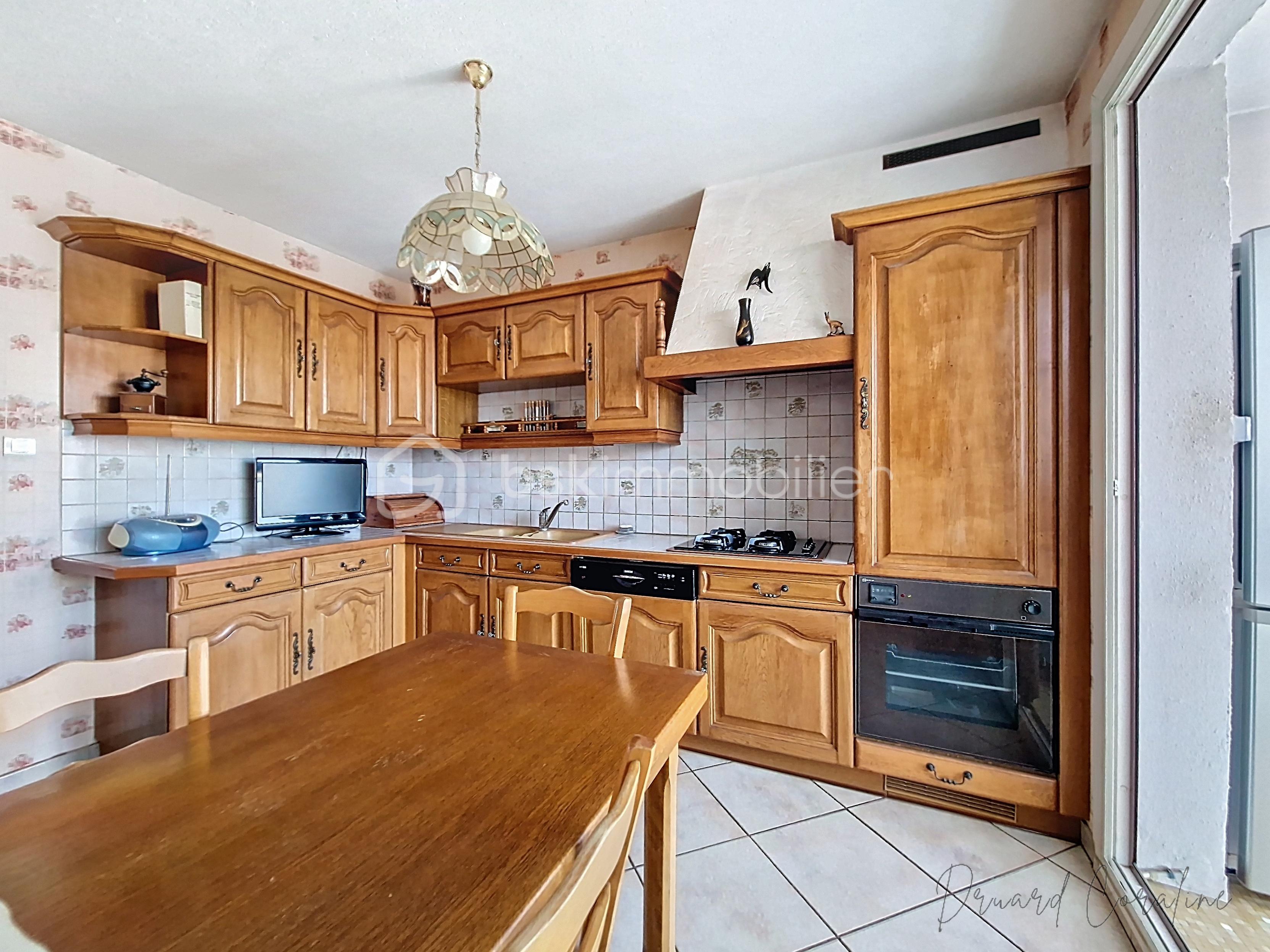 Appartement de 103,54 m² - vayr_00006.jpg