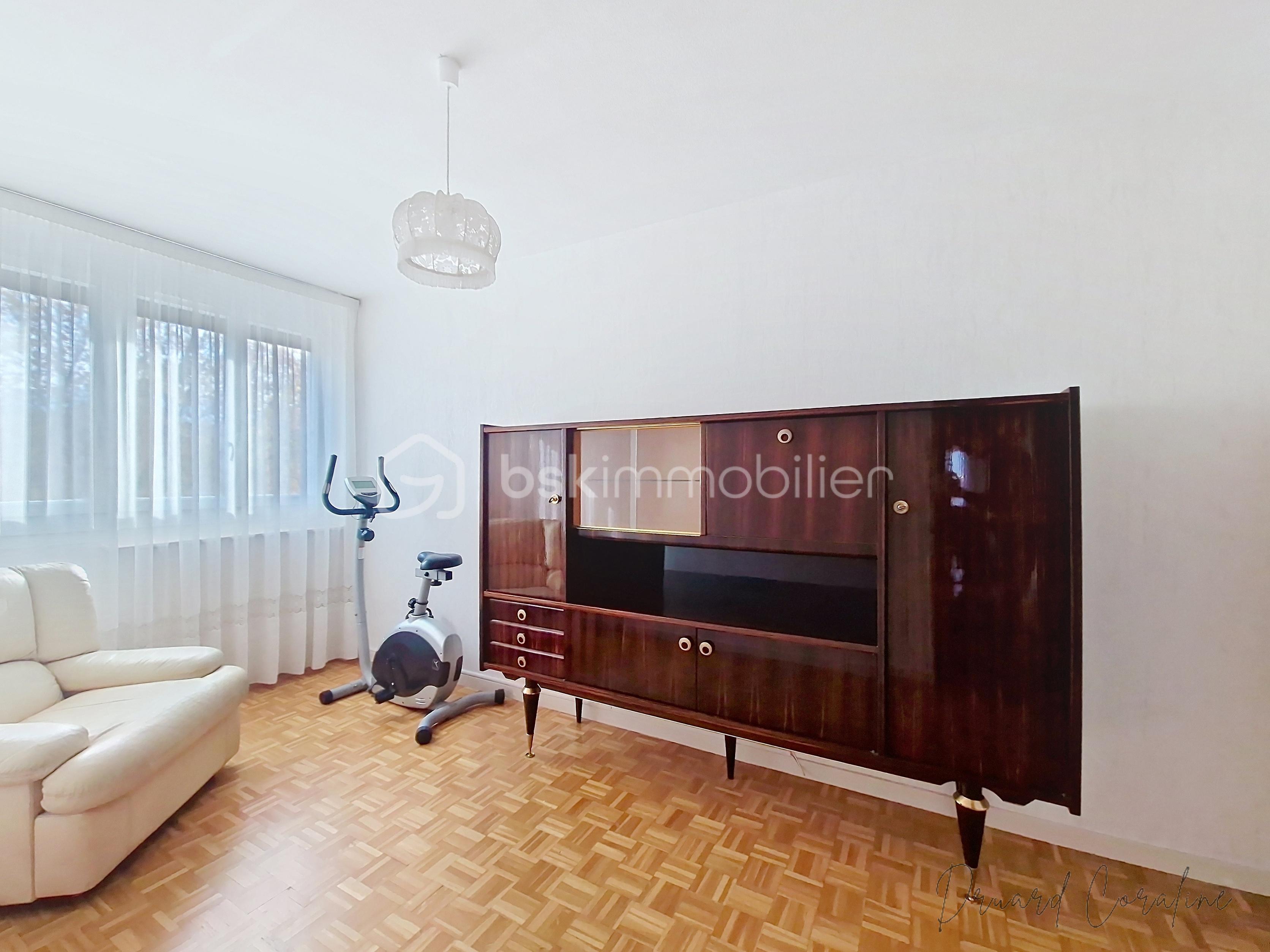 Appartement de 103,54 m² - vayr_00004.jpg