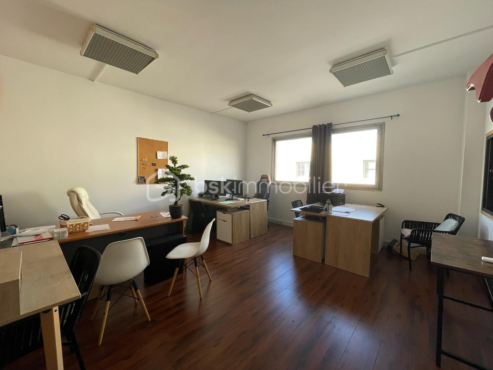 Bureau de 47 m² - 1000034461.jpg