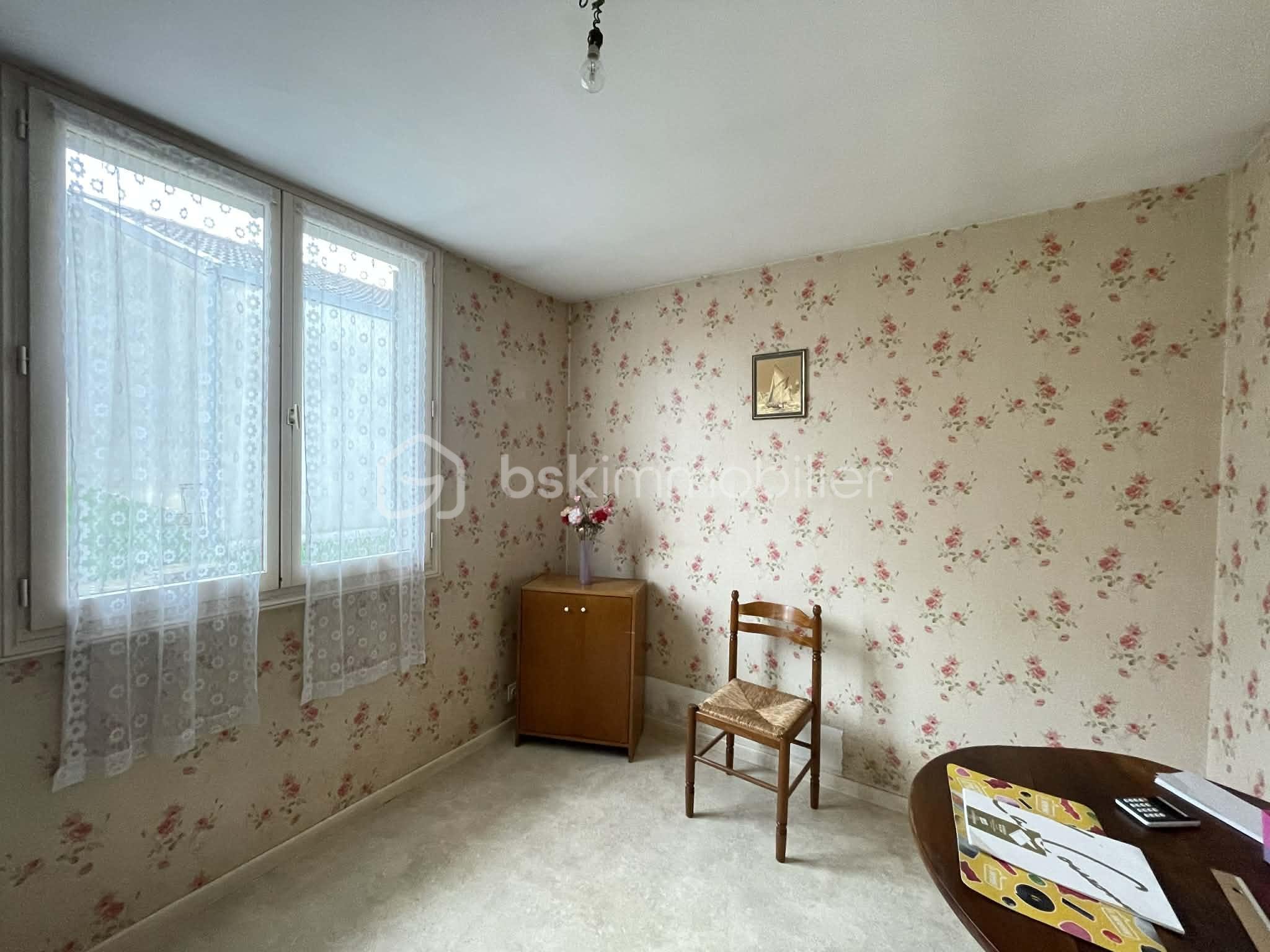 bureau.jfif