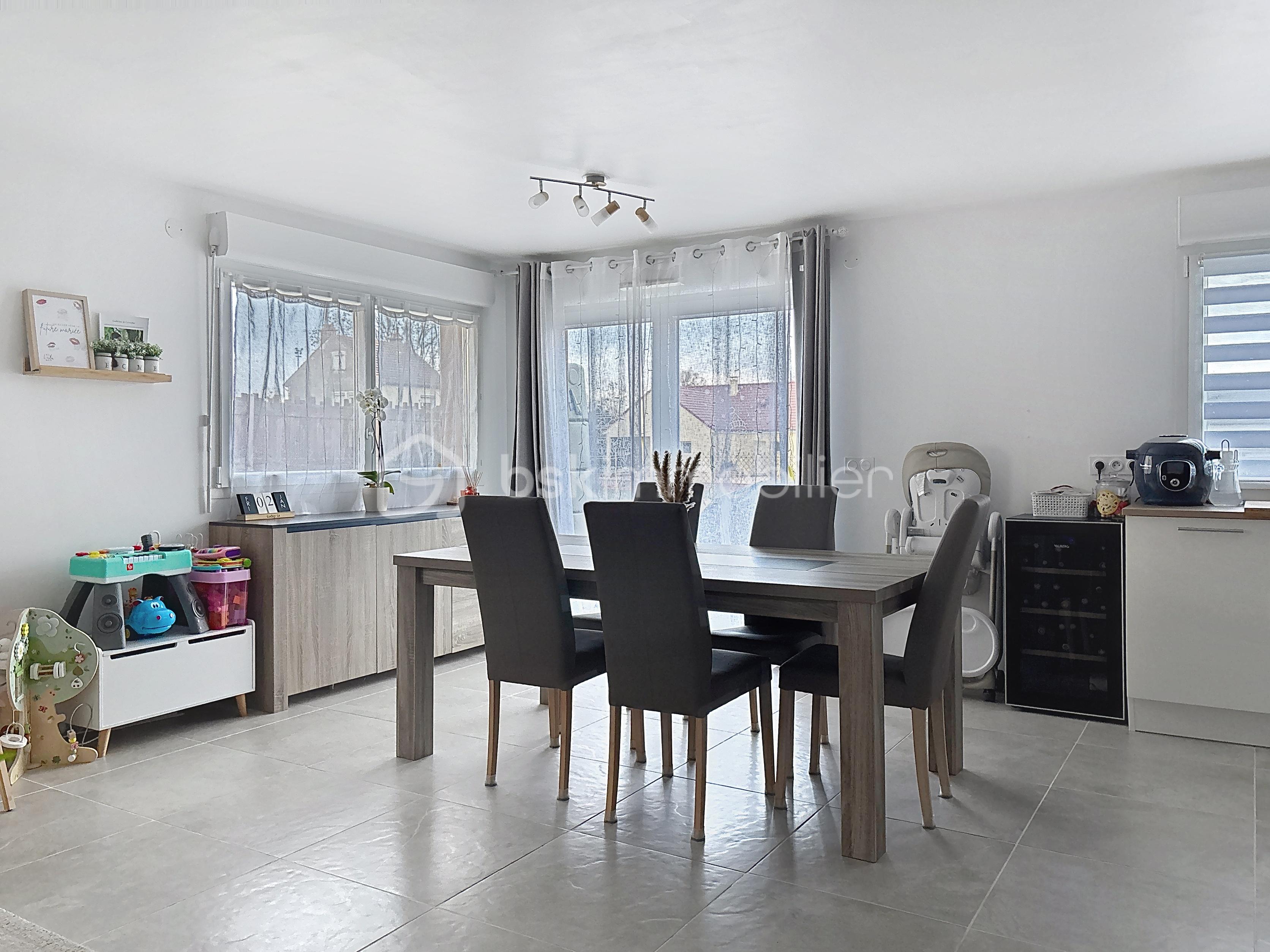 Appartement de 81,80 m² - marcilly_00001 (1).jpg