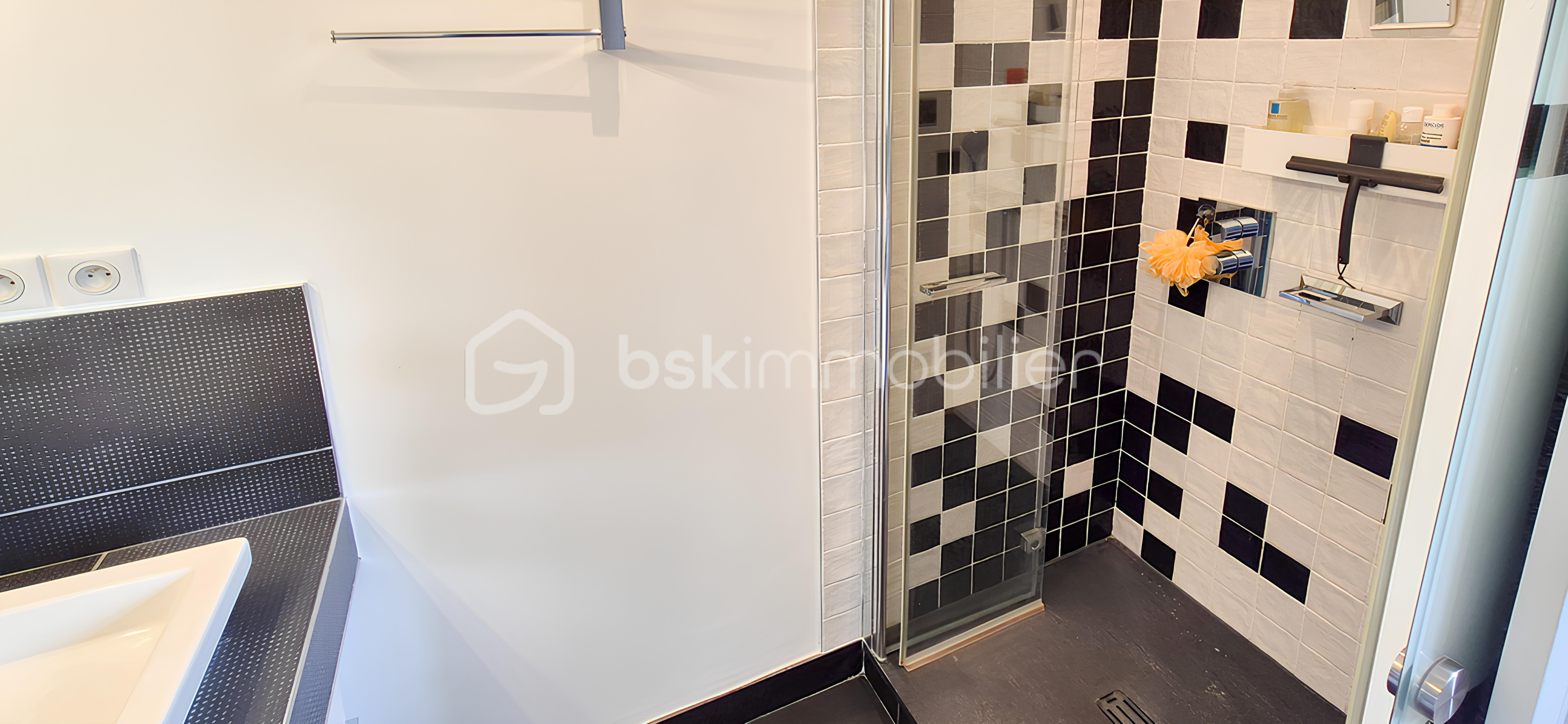 Local d activites de 268,49 m² - LIGHTR-82.jpg