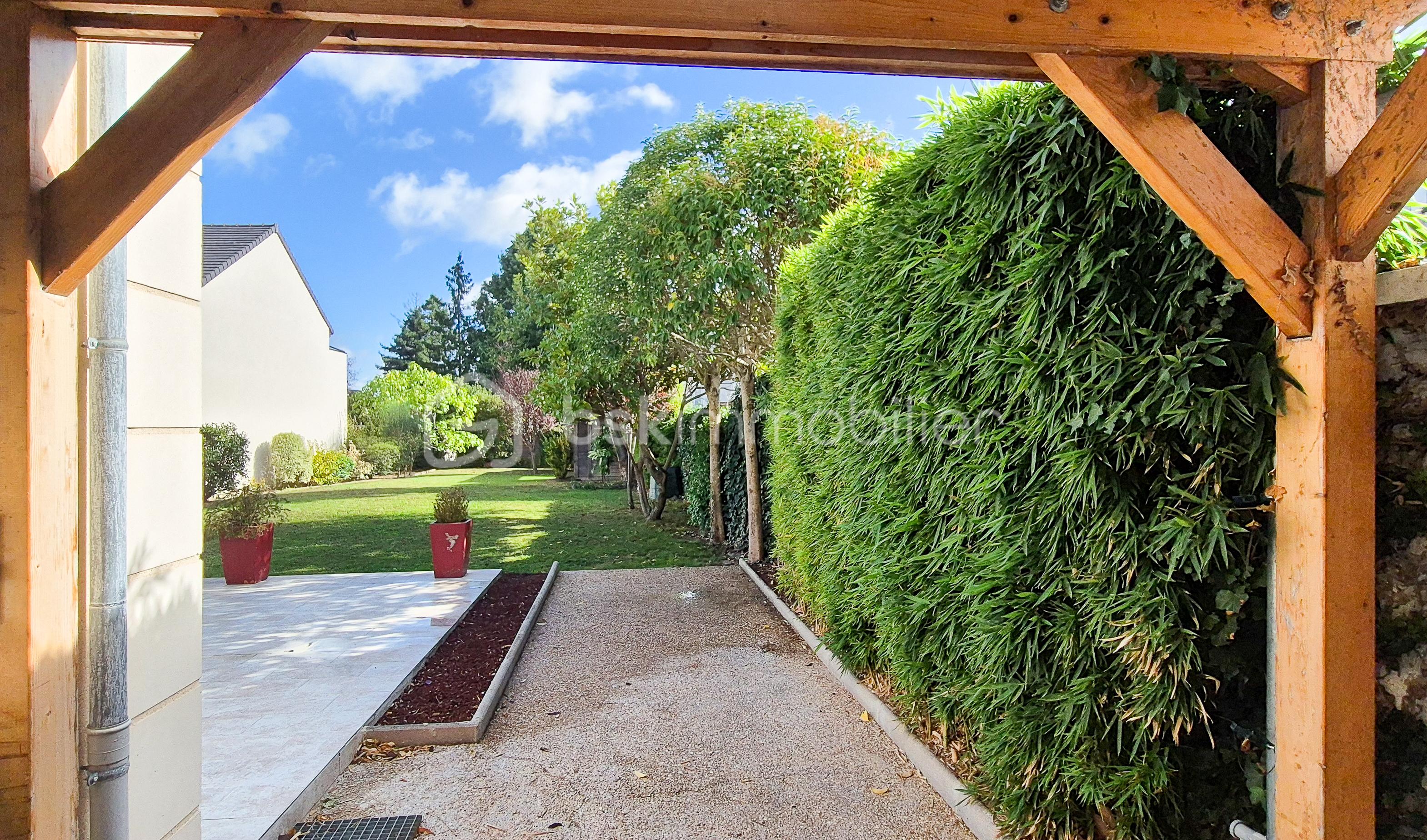 Local d'activités de 268,49 m² - LIGHTR-132.jpg