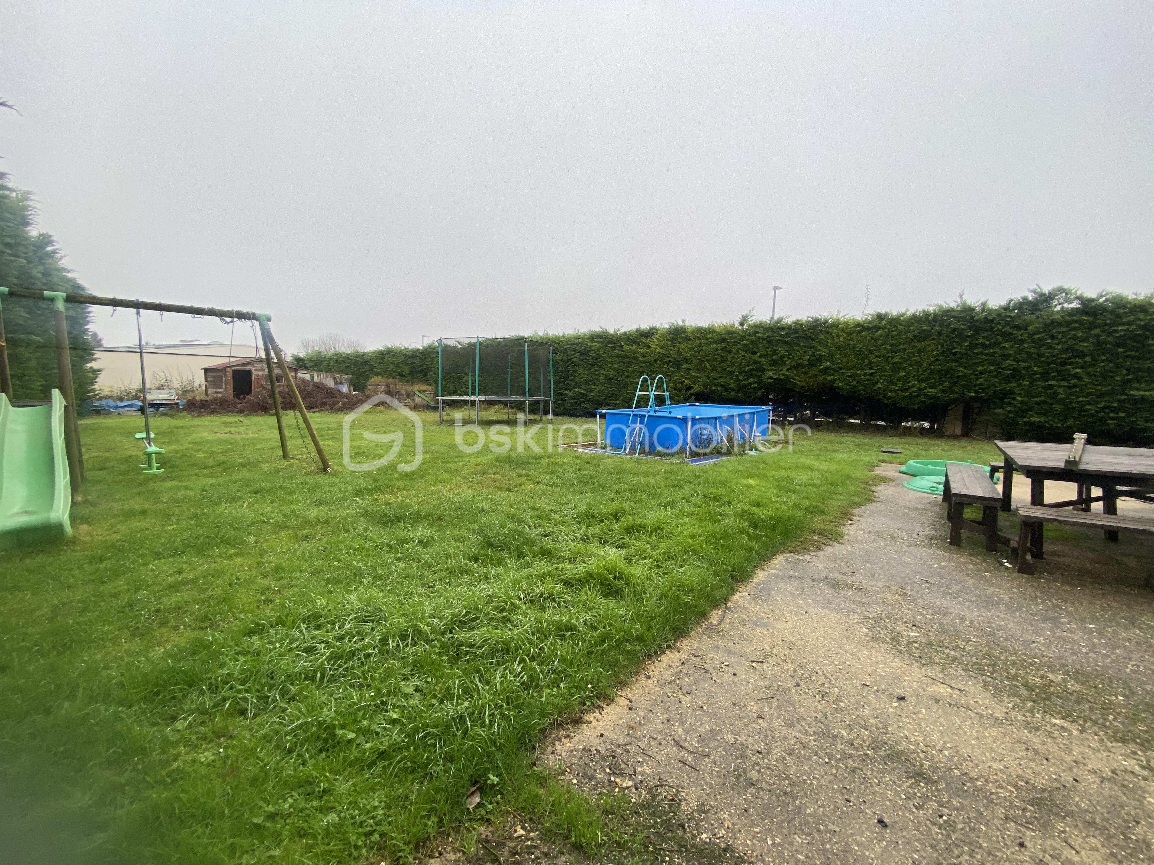 Terrain industriel de 1 365 m²