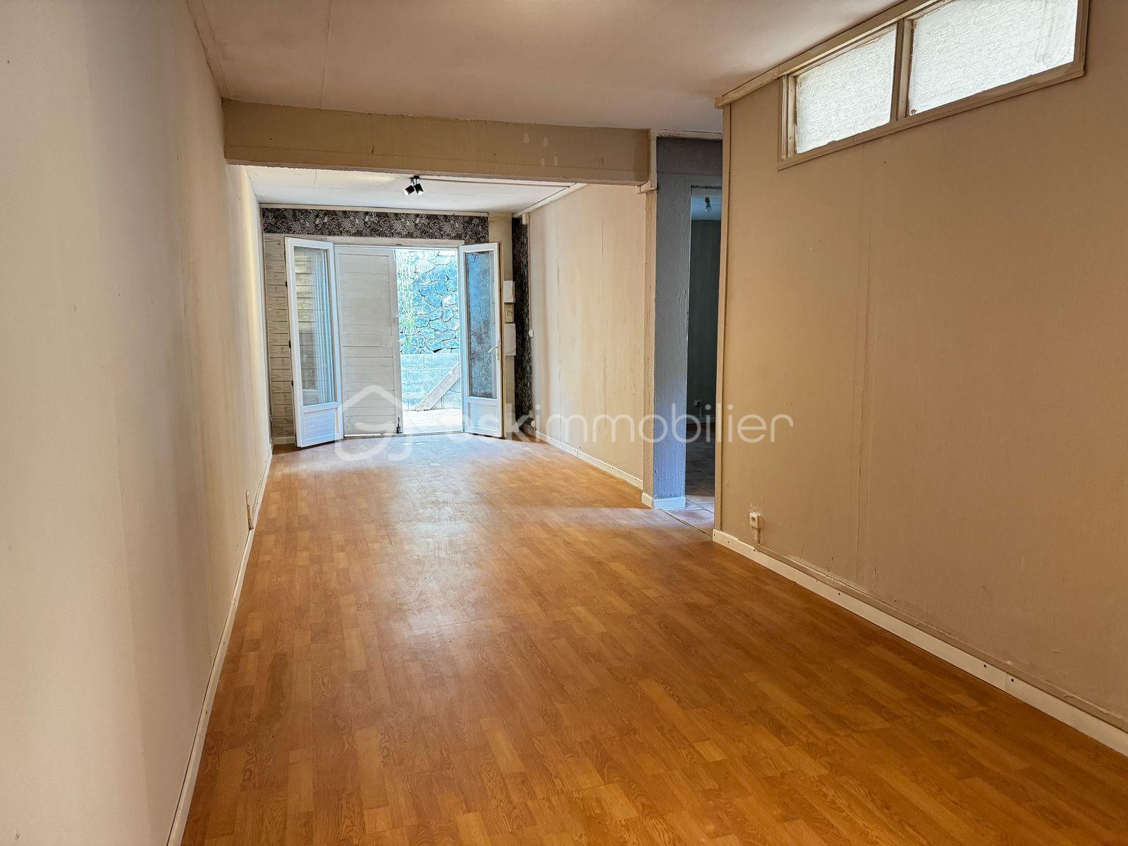 Immeuble de 237 m² - WhatsApp Image 2025-08-13 à 18.06.44_28e37539.jpg