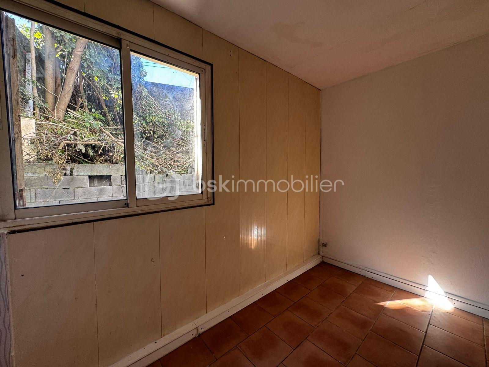 Immeuble de 237 m² - WhatsApp Image 2025-08-13 à 18.06.46_5a465c7e.jpg
