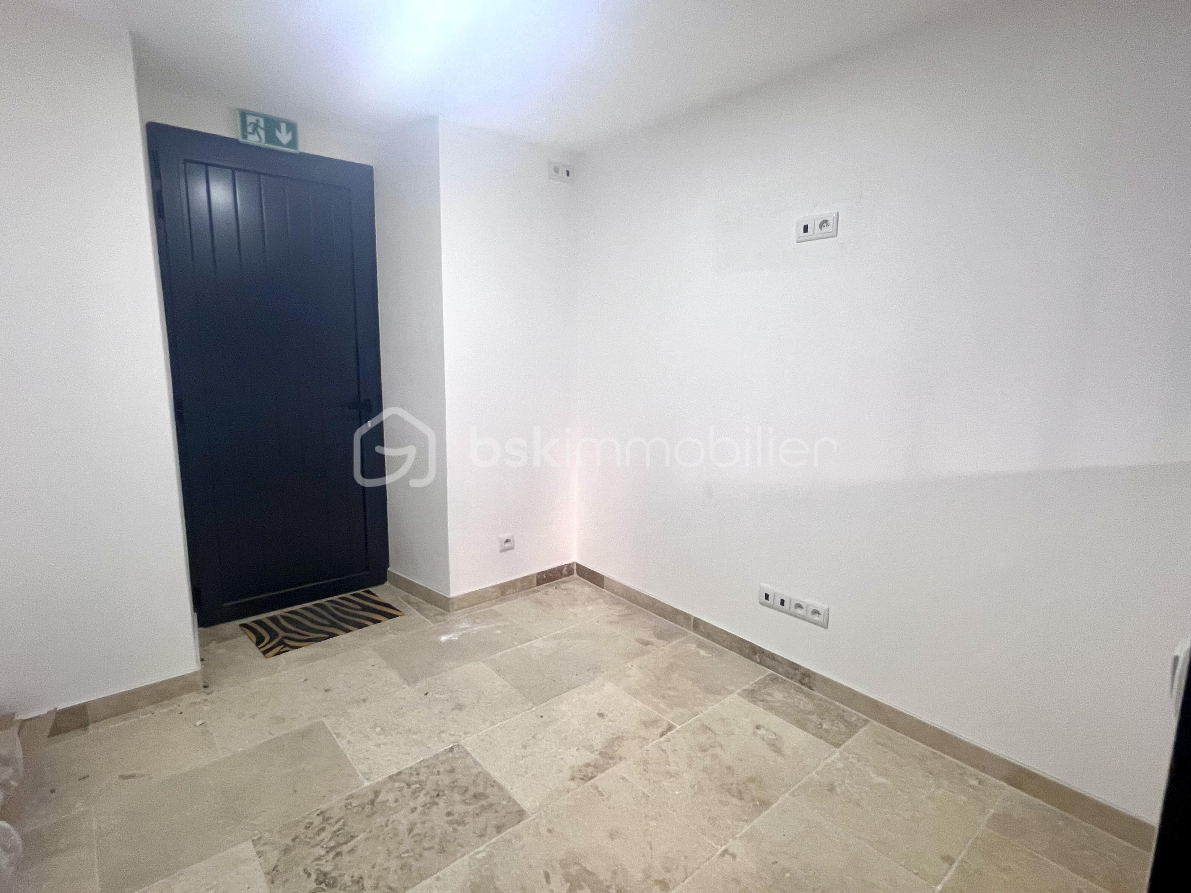 Local commercial de 33 m² - FullSizeRender.jpeg