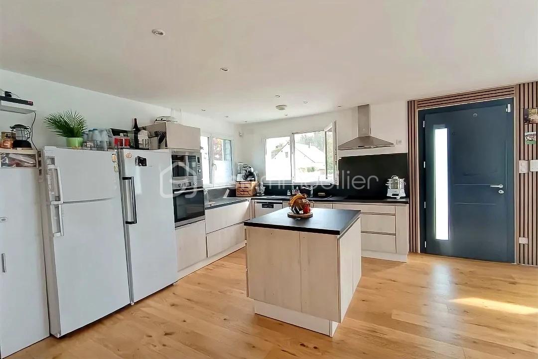 Maison de 120 m² - hoqi-7cd276ed7bbb4fe9aa9f22c28bdce670.jpg