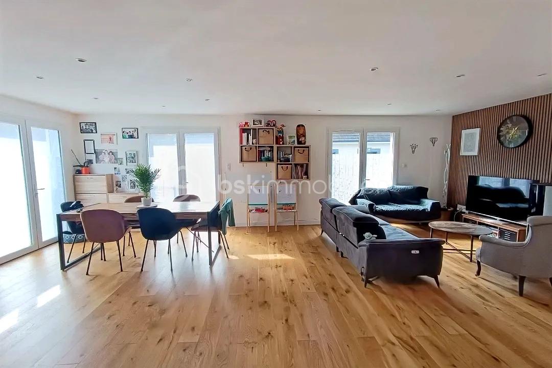 Maison de 120 m² - hoqi-c94616c5c10b41b2949c79c76d6aa455.jpg