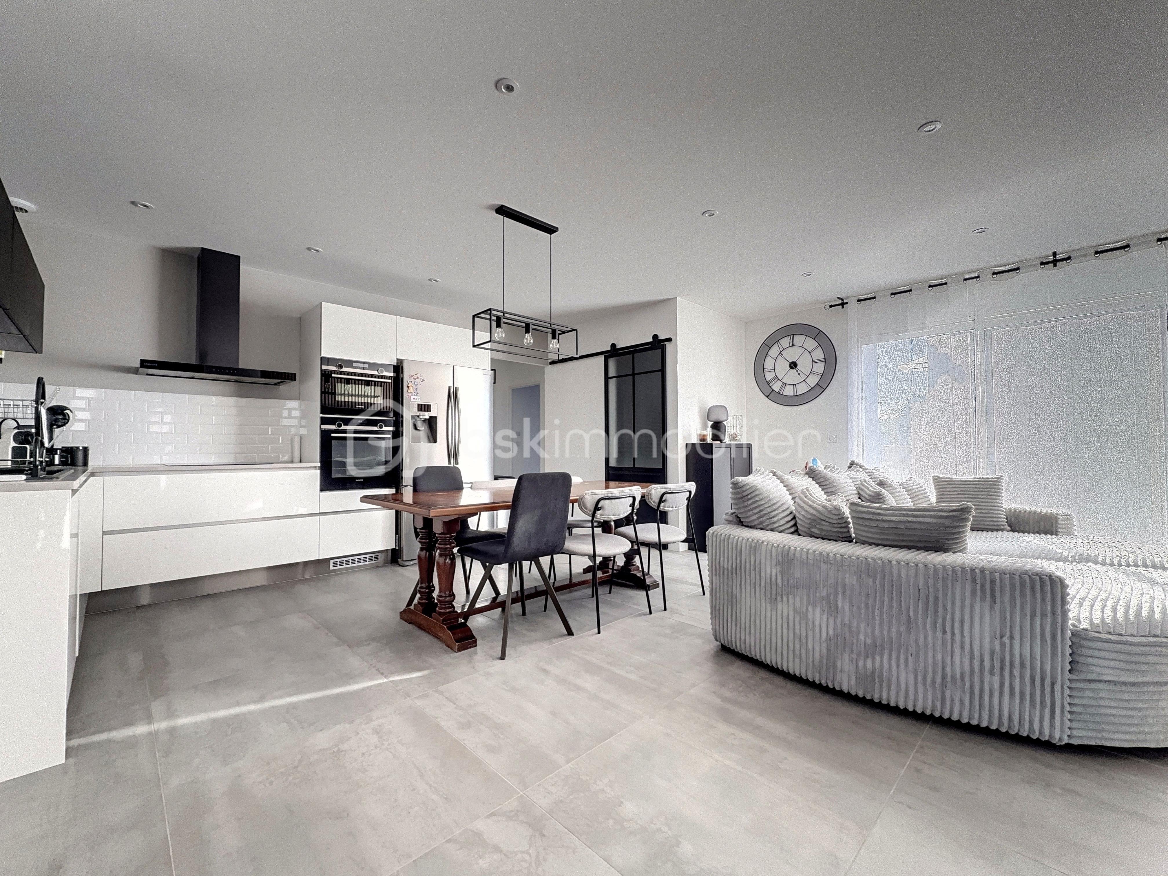 Maison contemporaine de 87 m² - 5C1E5860-CE6B-B8C6-F61E-E686D2931D51.jpg