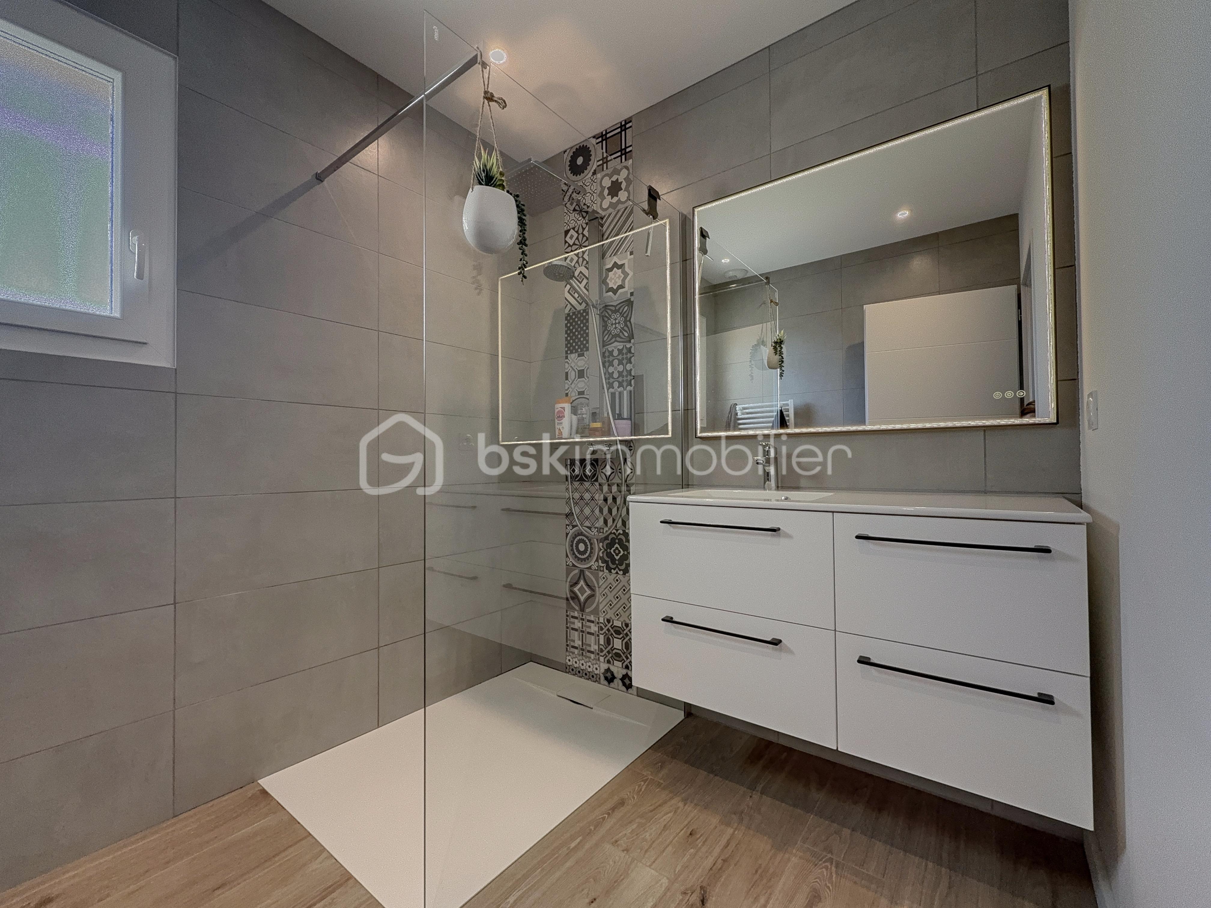 Maison contemporaine de 87 m² - 48D34B94-286D-BFD0-F07C-096F0F6E97EA.jpg