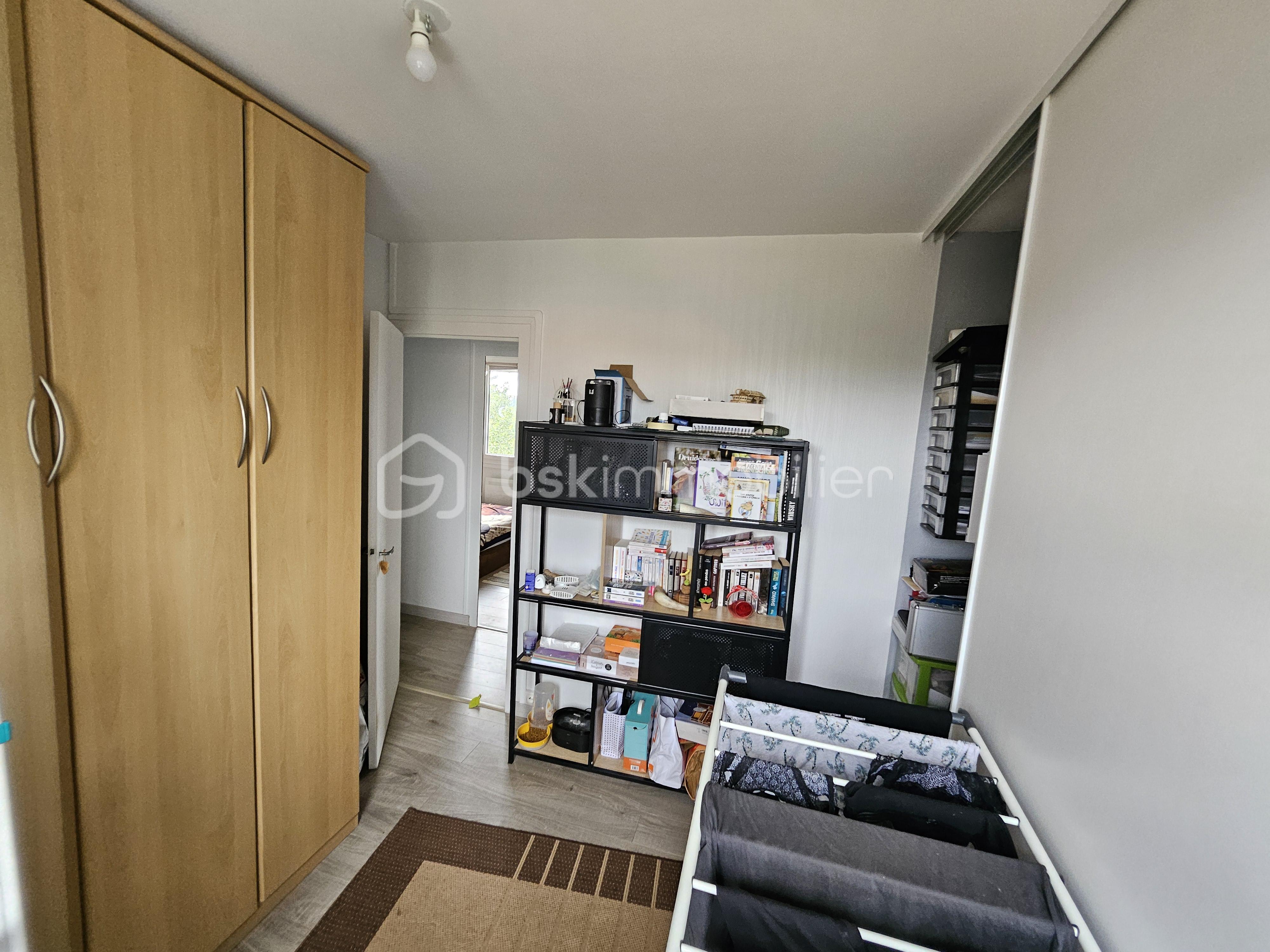 07_chambre 3 dressing 2.jpg