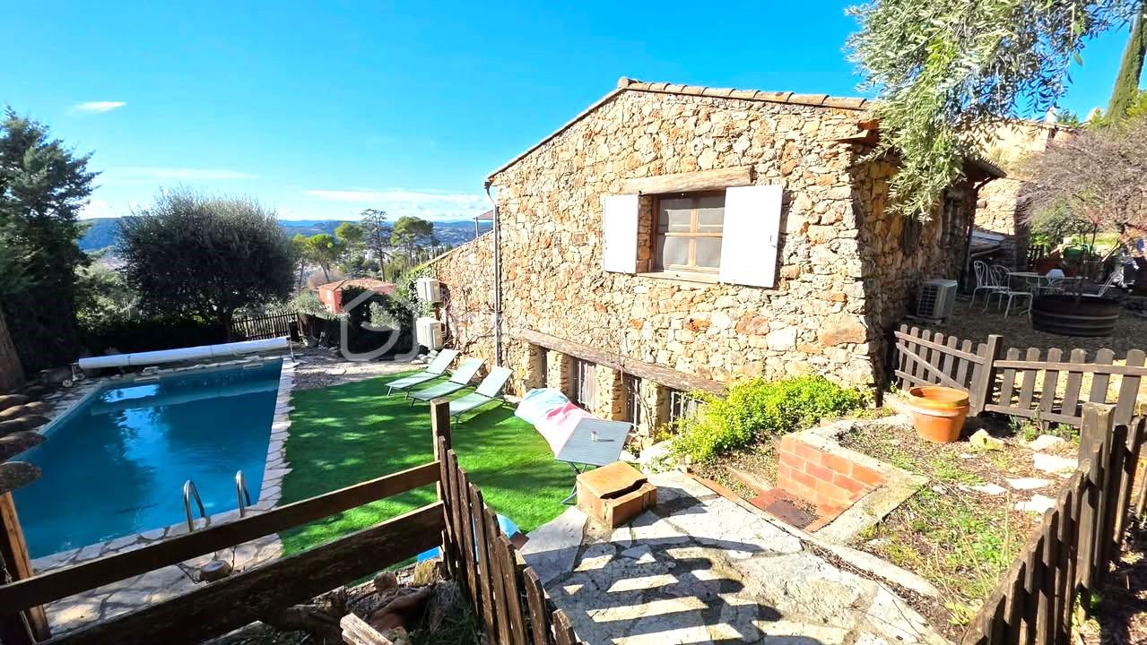 Maison en pierre de 184 m²